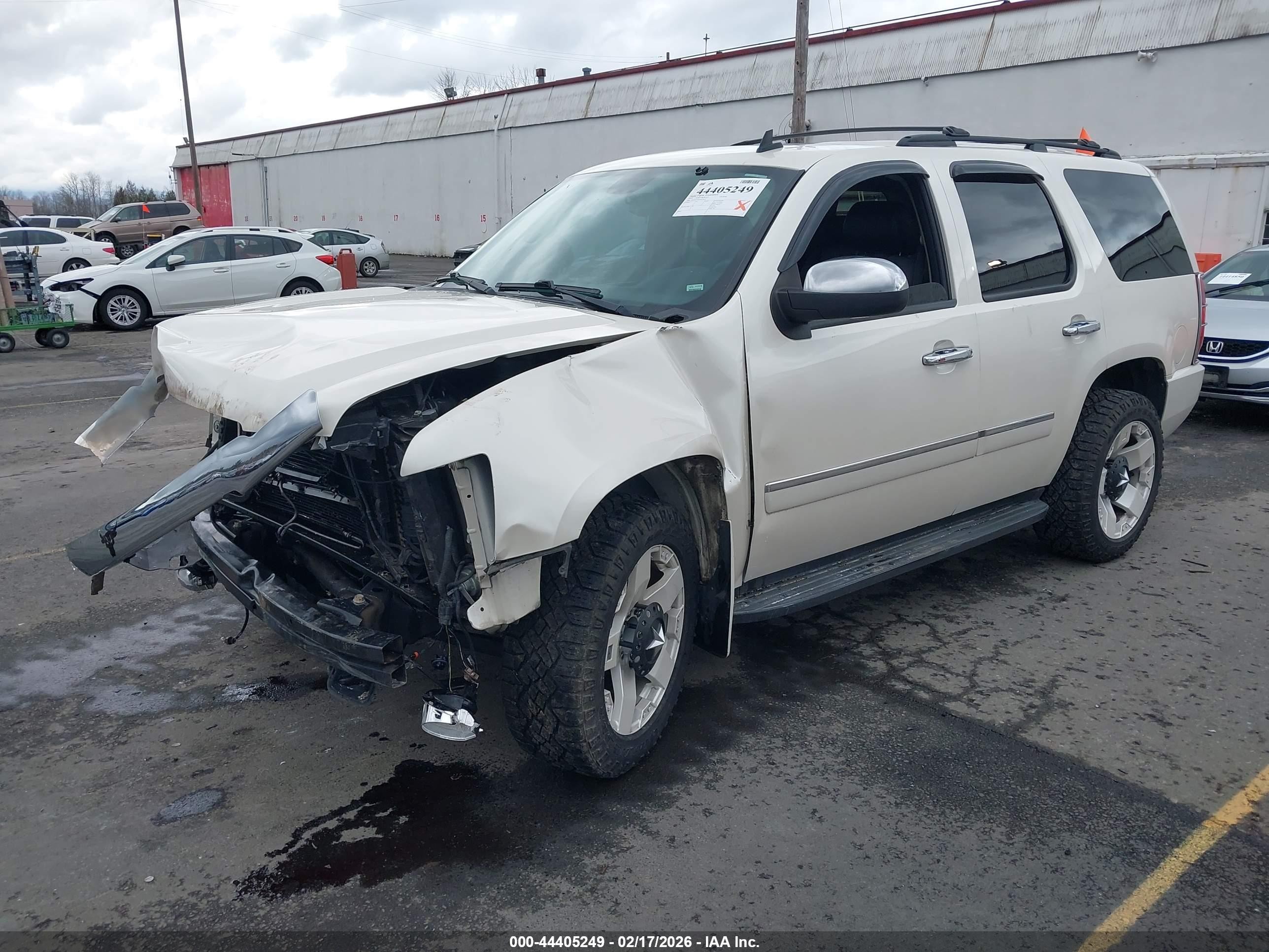 2010 Chevrolet Tahoe Ltz Cream vin: 1GNUKCE00AR210611