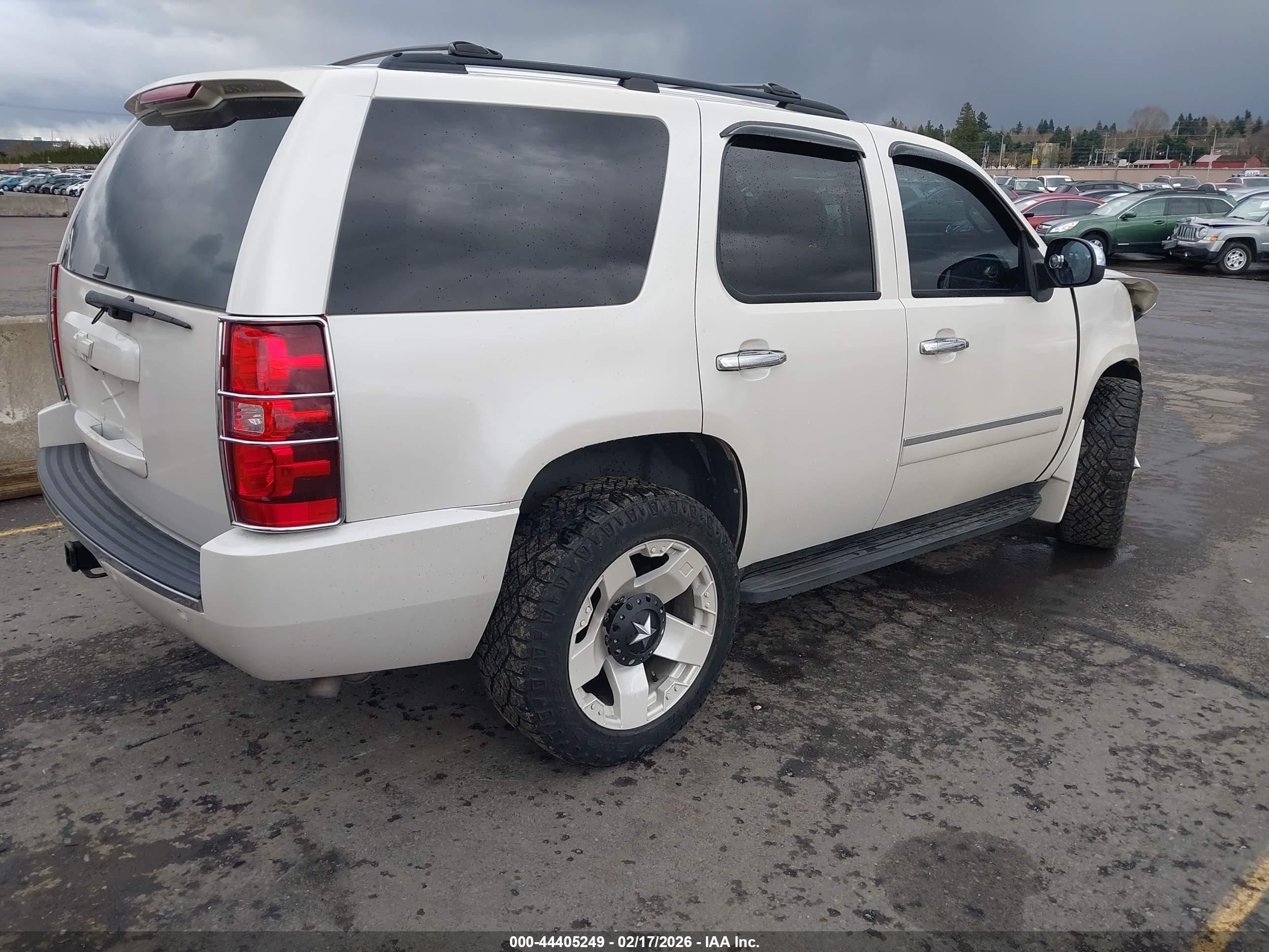 2010 Chevrolet Tahoe Ltz Cream vin: 1GNUKCE00AR210611