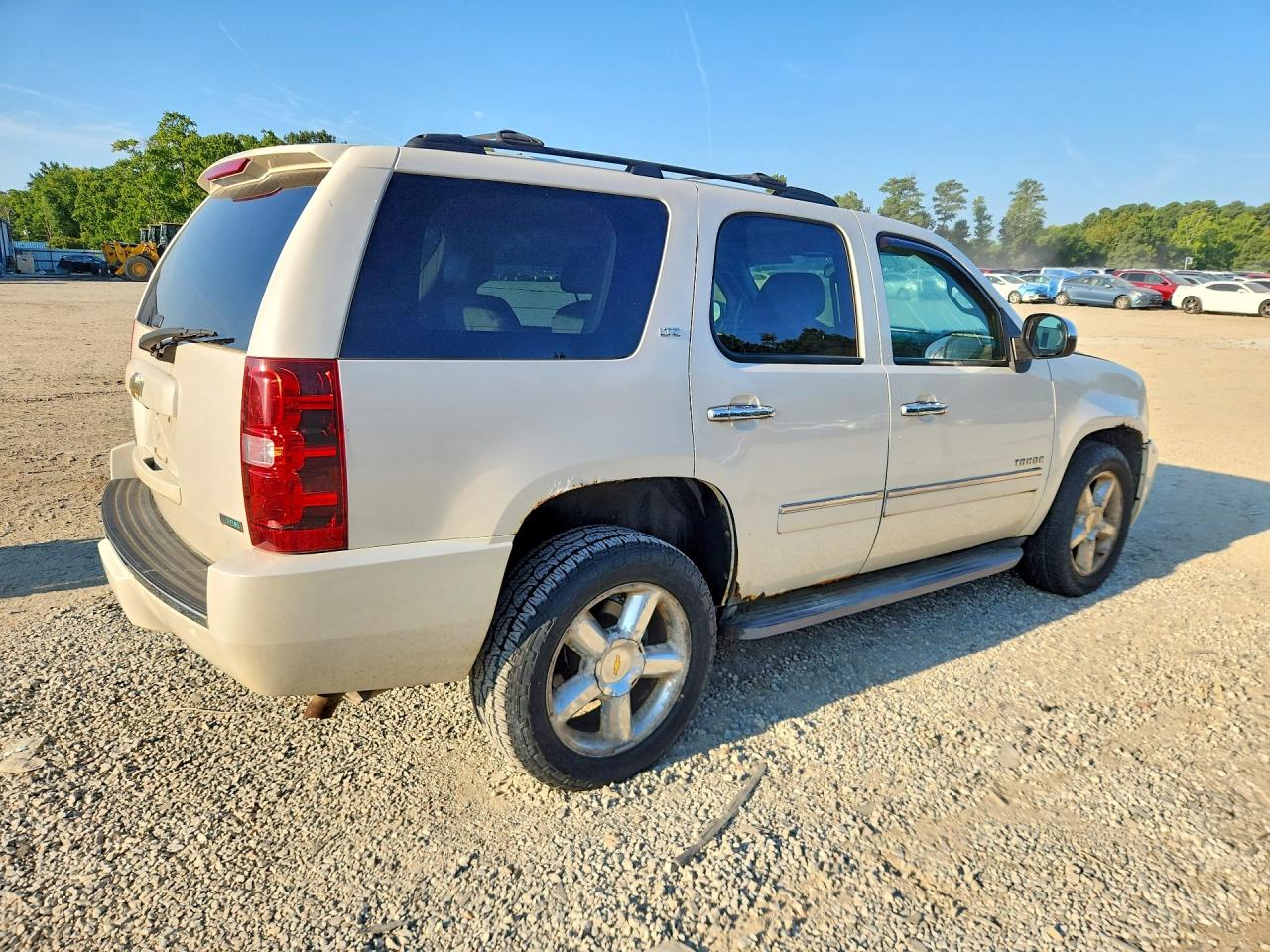 2010 Chevrolet Tahoe Белый vin: 1GNUKCE00AR264460