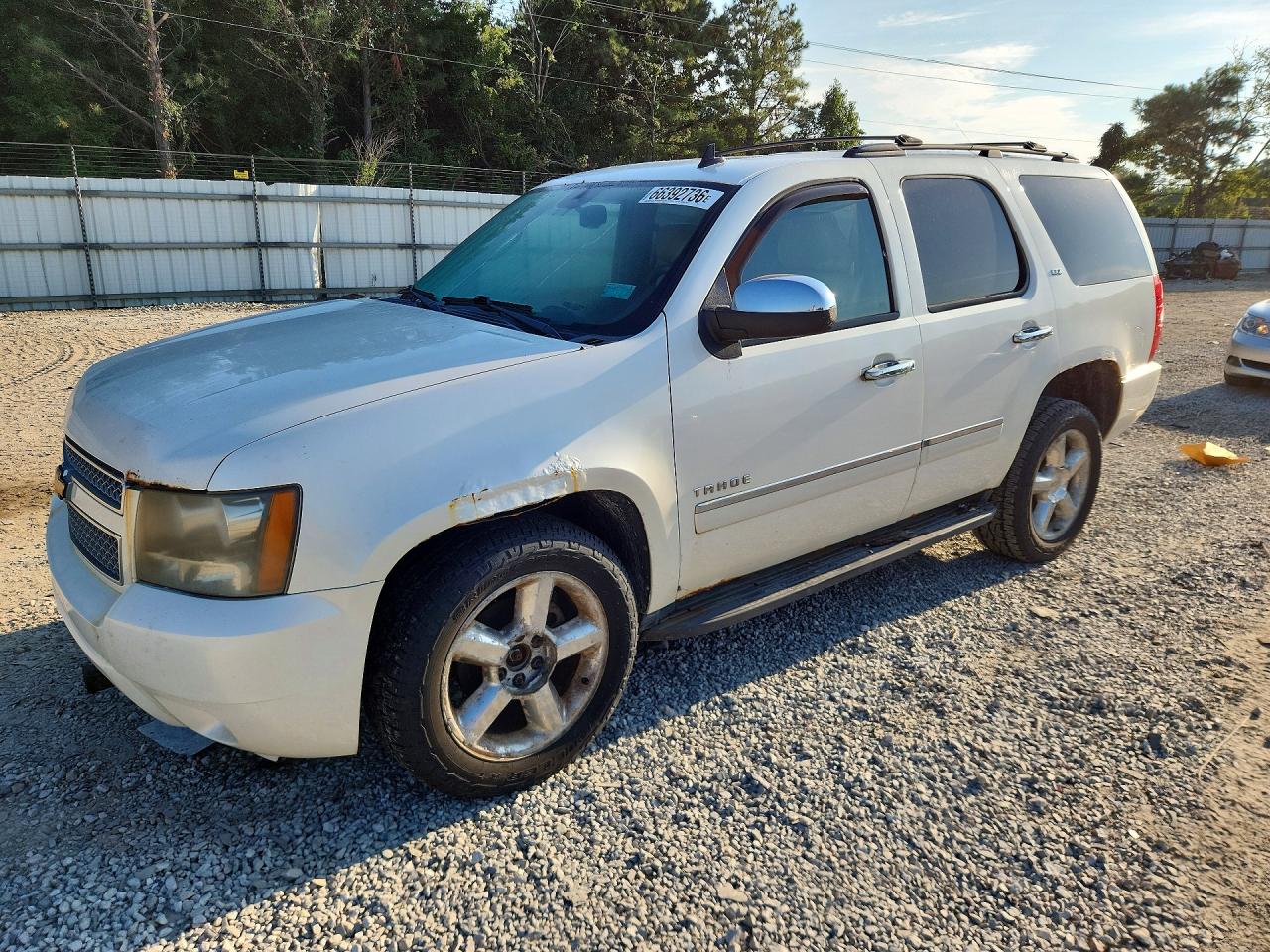 2010 Chevrolet Tahoe Белый vin: 1GNUKCE00AR264460