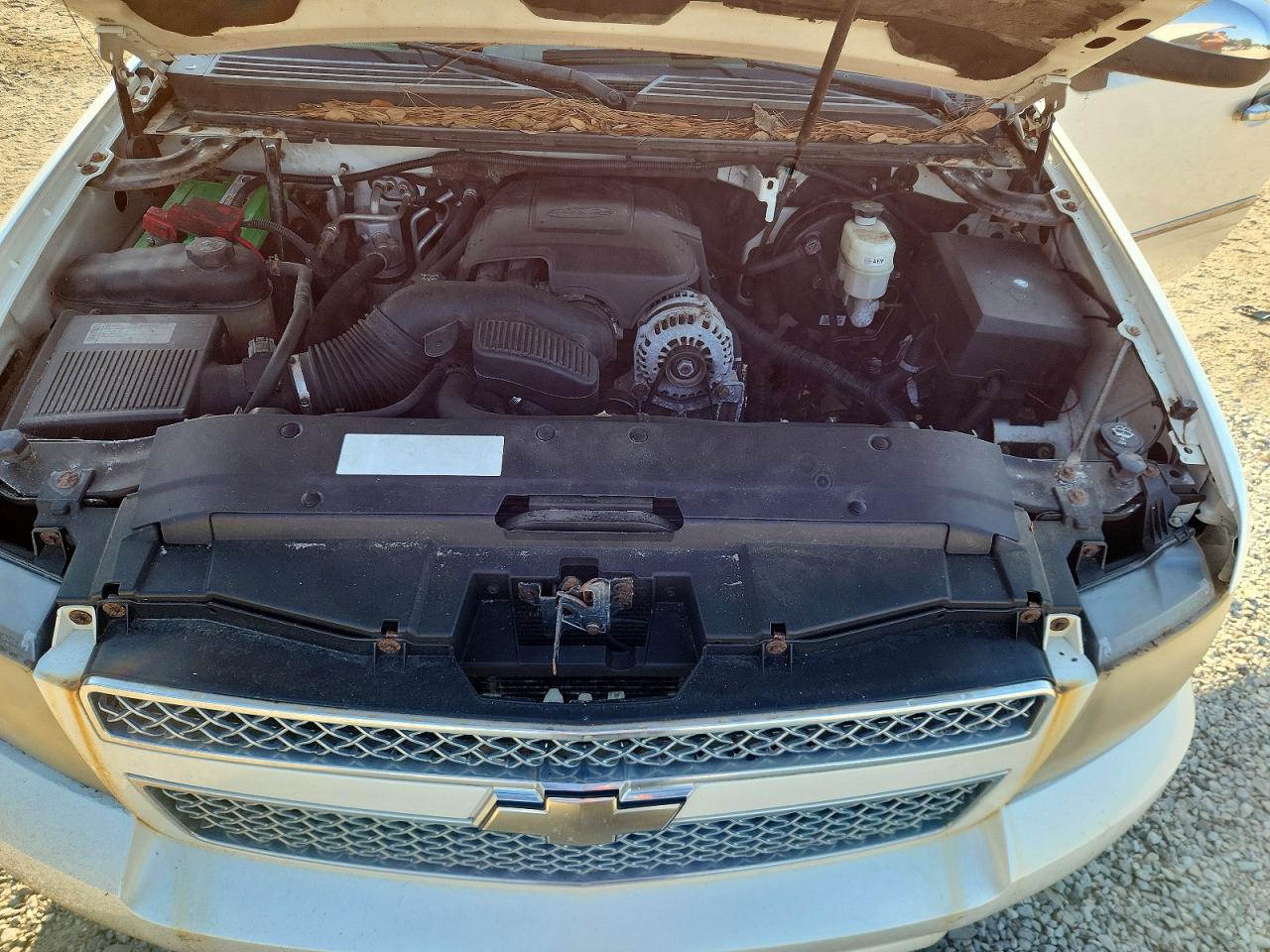 2010 Chevrolet Tahoe Белый vin: 1GNUKCE00AR264460