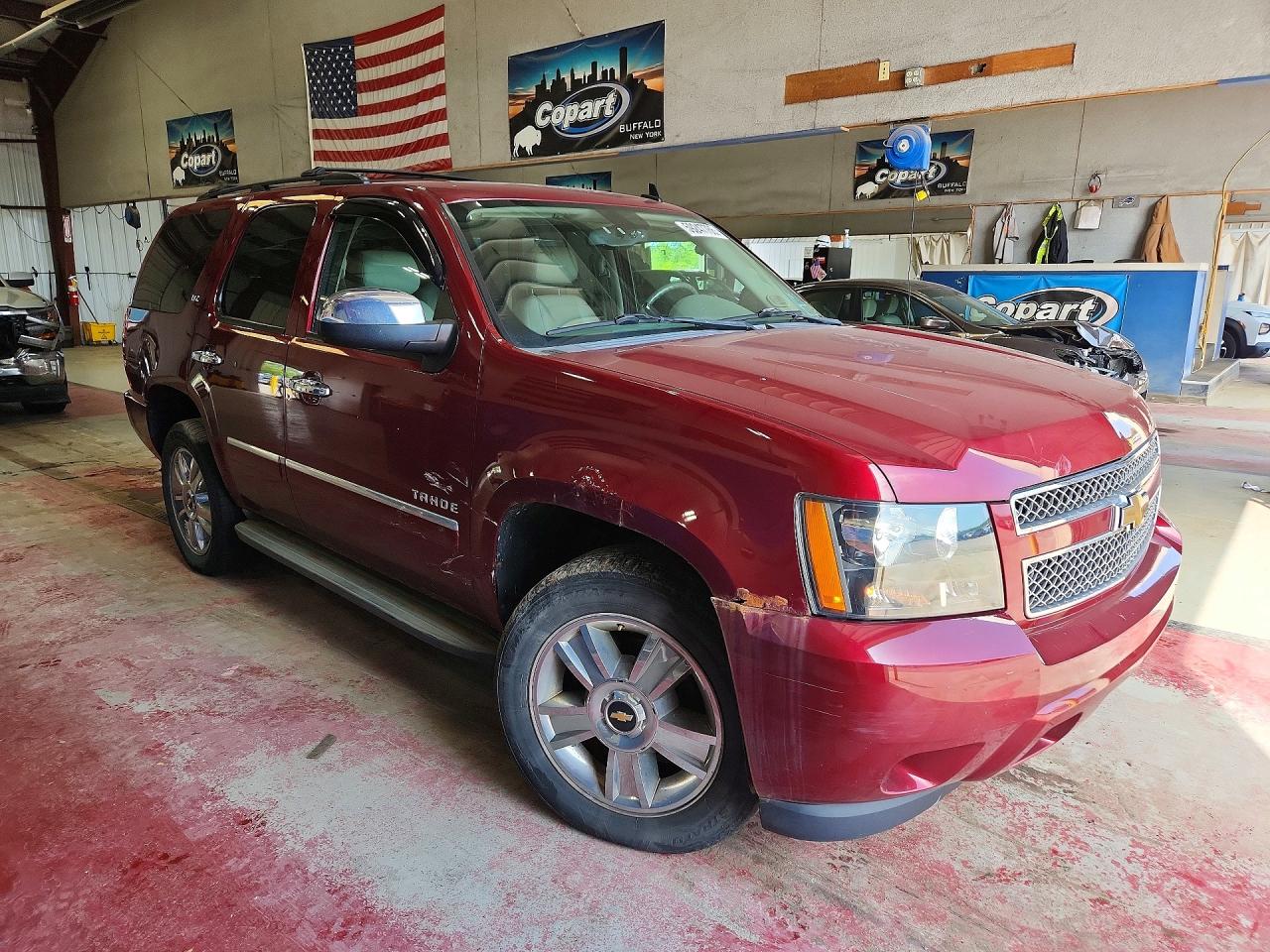 2010 Chevrolet Tahoe K1500 Ltz Burgundy vin: 1GNUKCE02AR110199