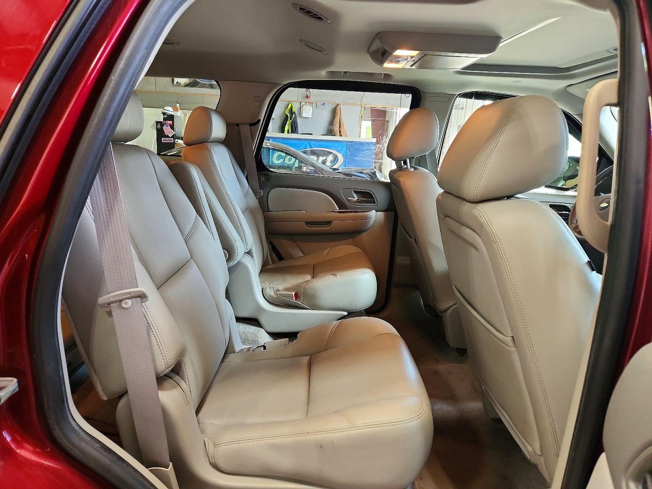 2010 Chevrolet Tahoe K1500 Ltz Burgundy vin: 1GNUKCE02AR110199
