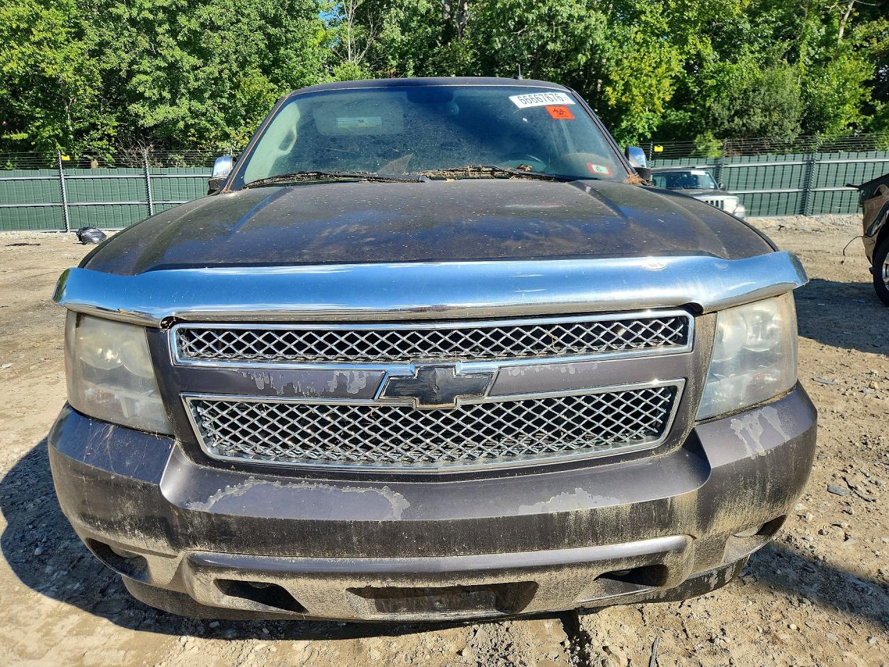 2010 Chevrolet Tahoe K1500 Ltz Gray vin: 1GNUKCE02AR140769