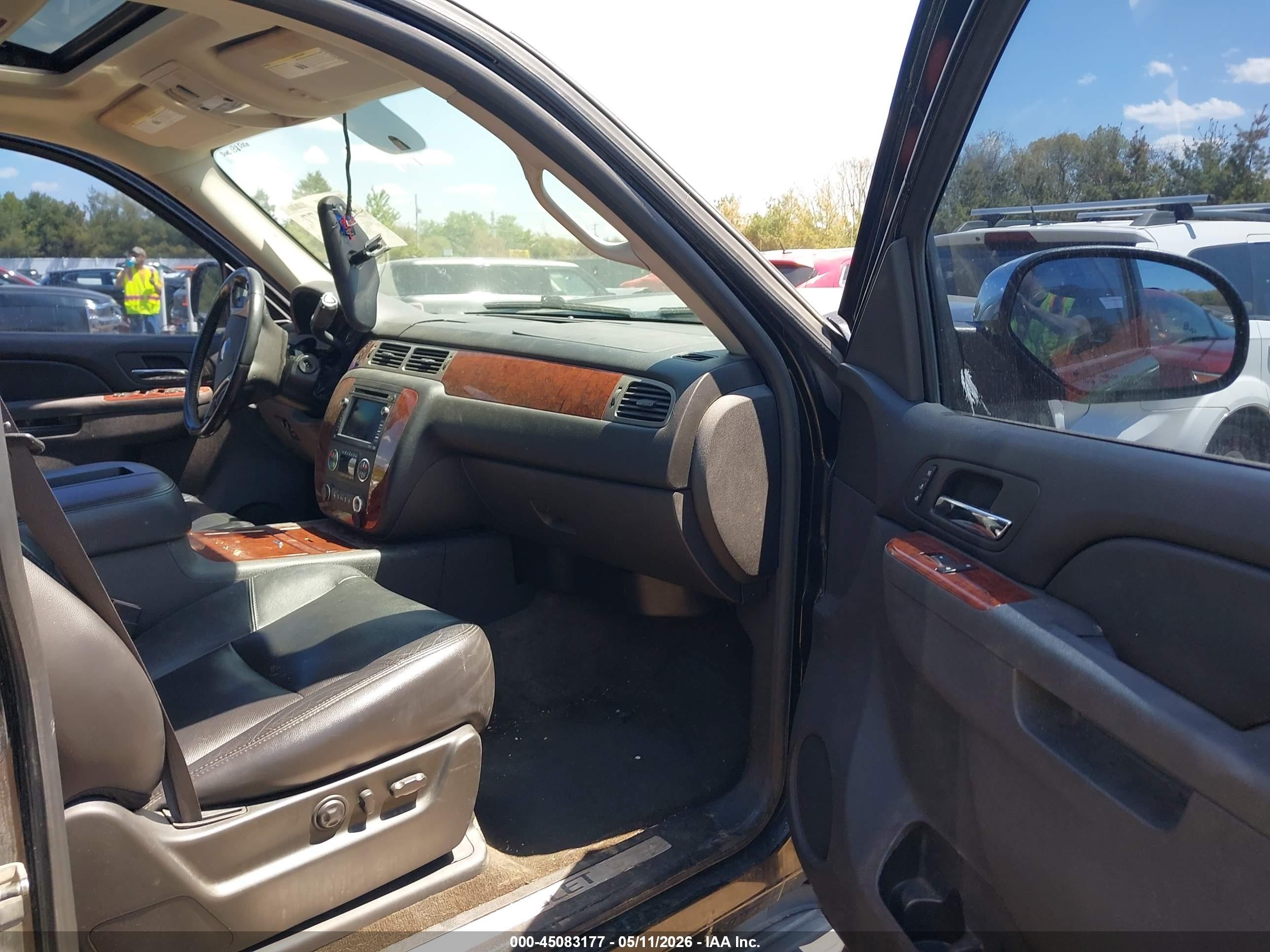 2010 Chevrolet Tahoe Ltz Black vin: 1GNUKCE02AR200503