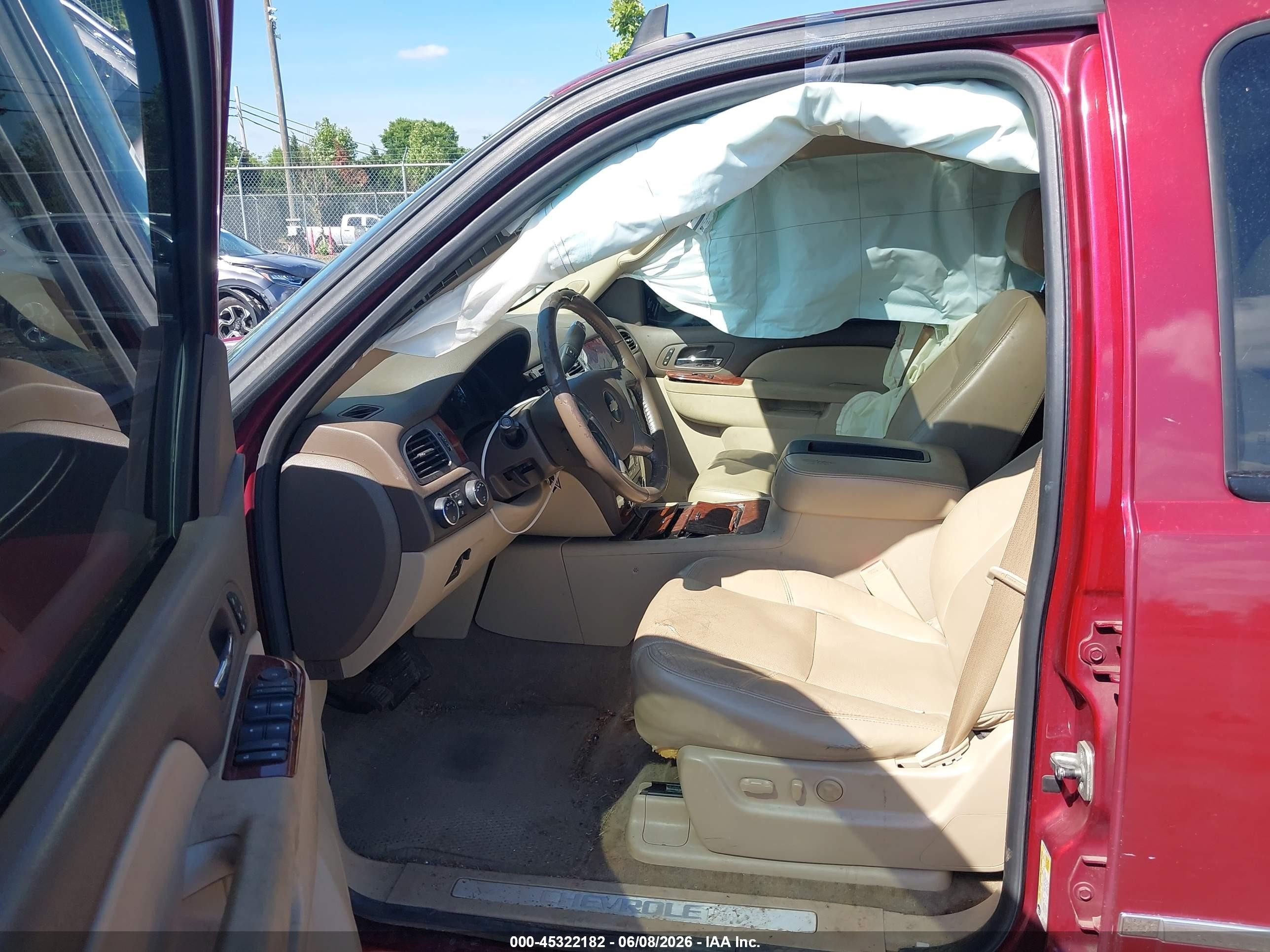 2010 Chevrolet Tahoe Ltz Red vin: 1GNUKCE03AR143776