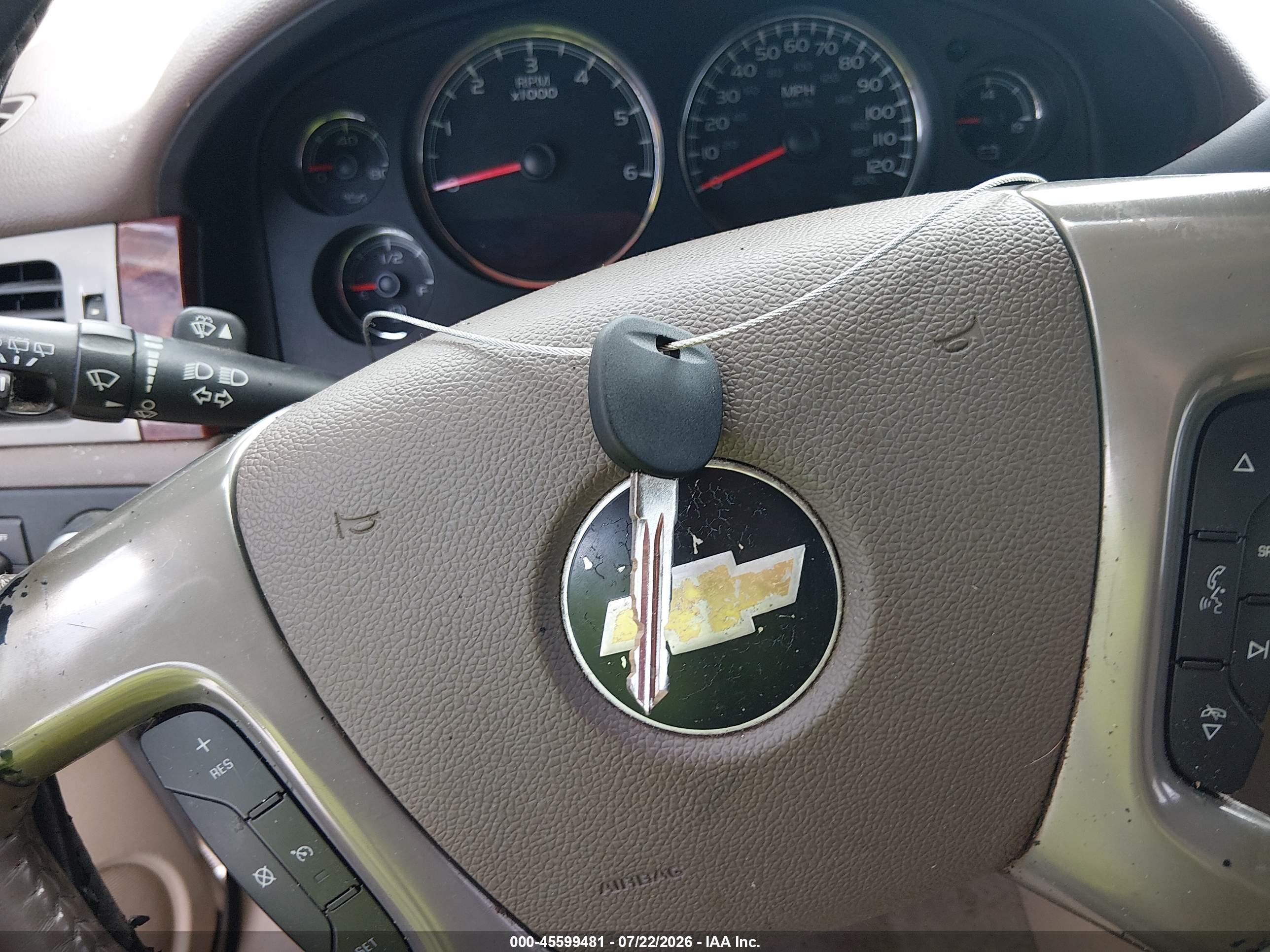 2010 Chevrolet Tahoe Ltz White vin: 1GNUKCE03AR196333