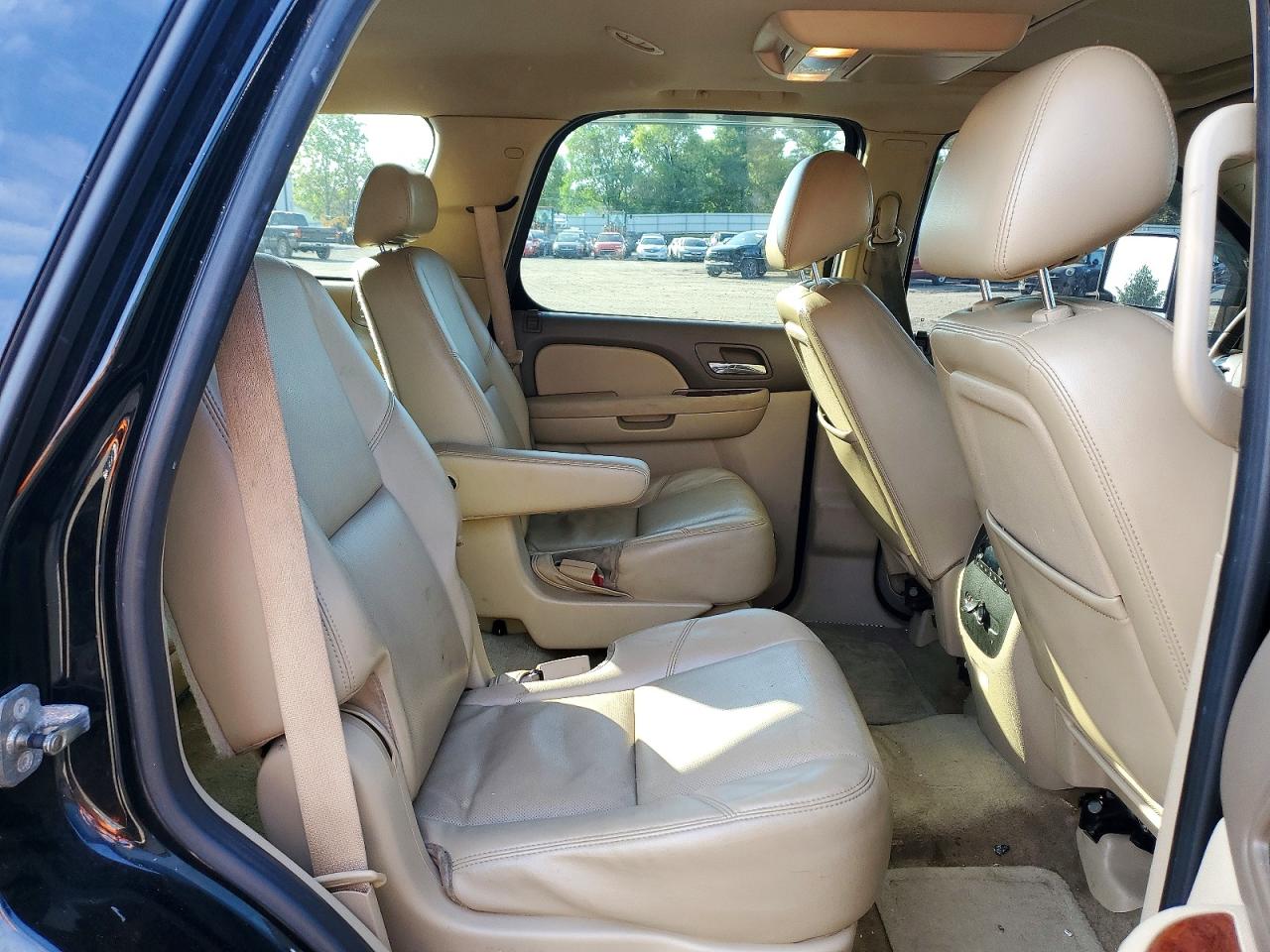 2010 Chevrolet Tahoe K1500 Ltz Black vin: 1GNUKCE03AR274609