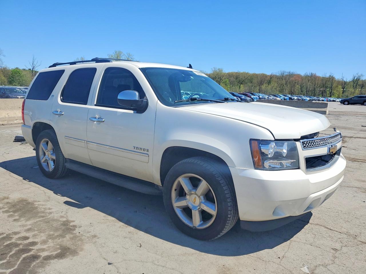 2010 Chevrolet Tahoe K1500 Ltz White vin: 1GNUKCE03AR290602