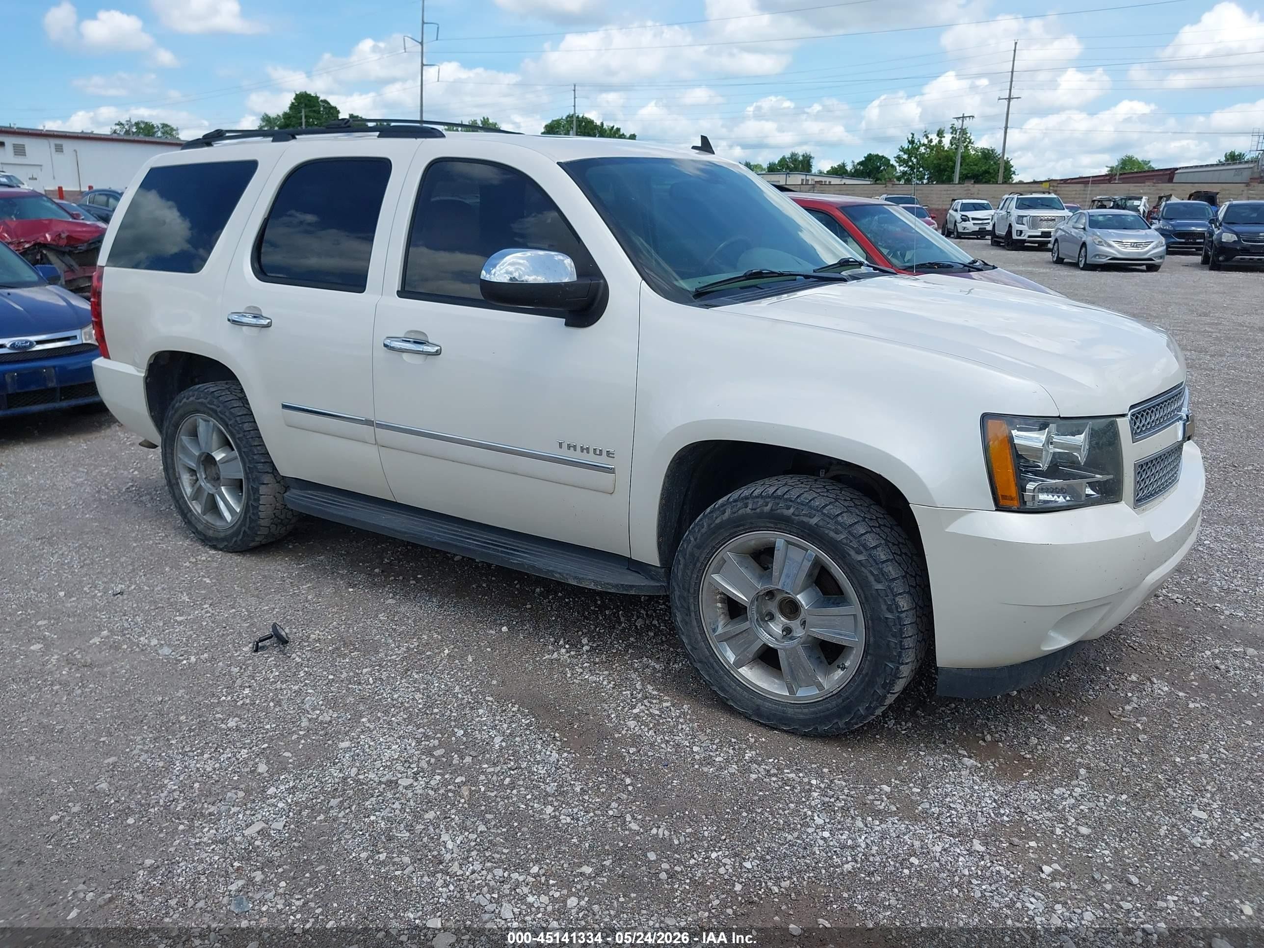 2010 Chevrolet Tahoe Ltz White vin: 1GNUKCE04AR175166