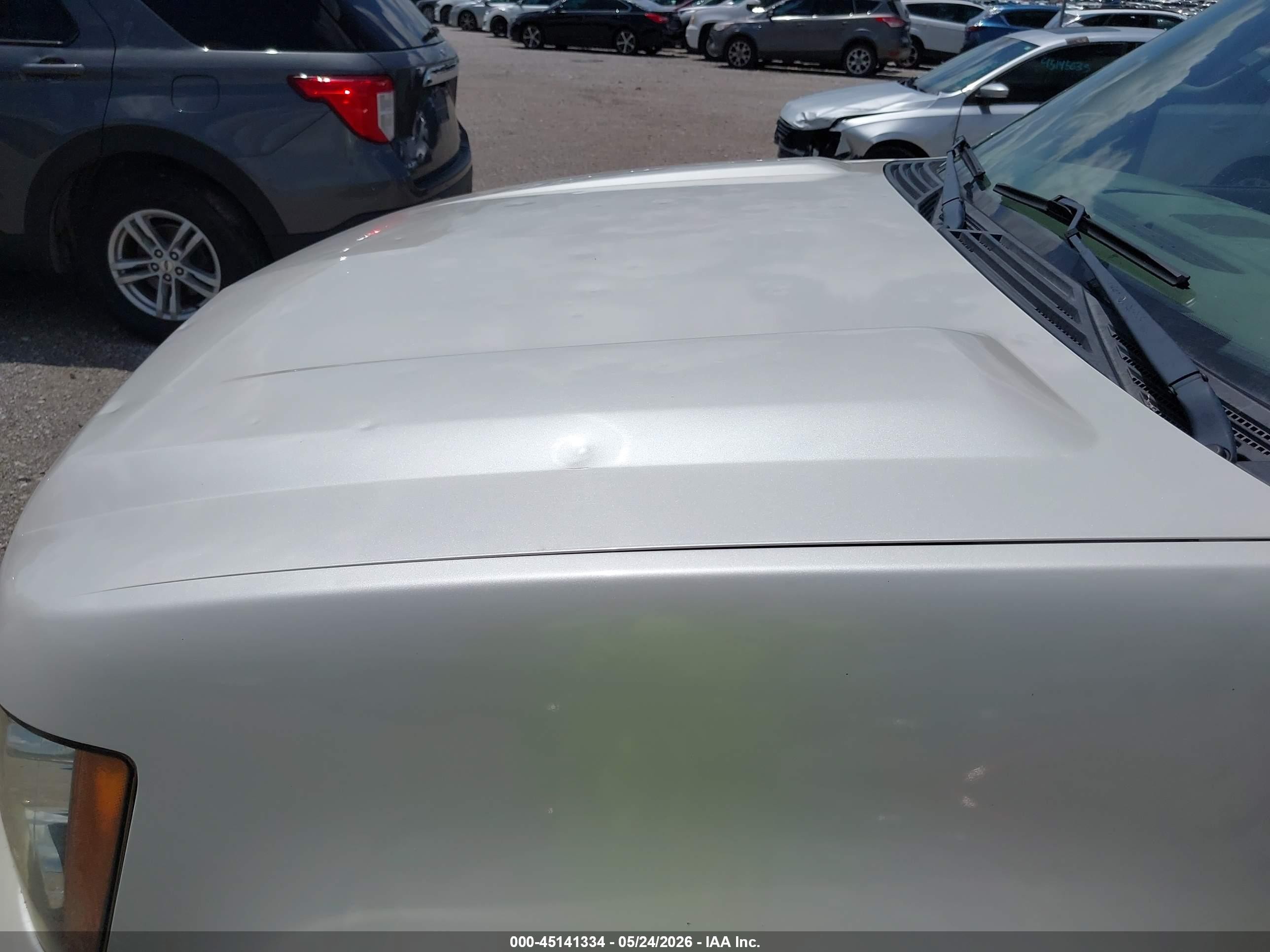 2010 Chevrolet Tahoe Ltz White vin: 1GNUKCE04AR175166