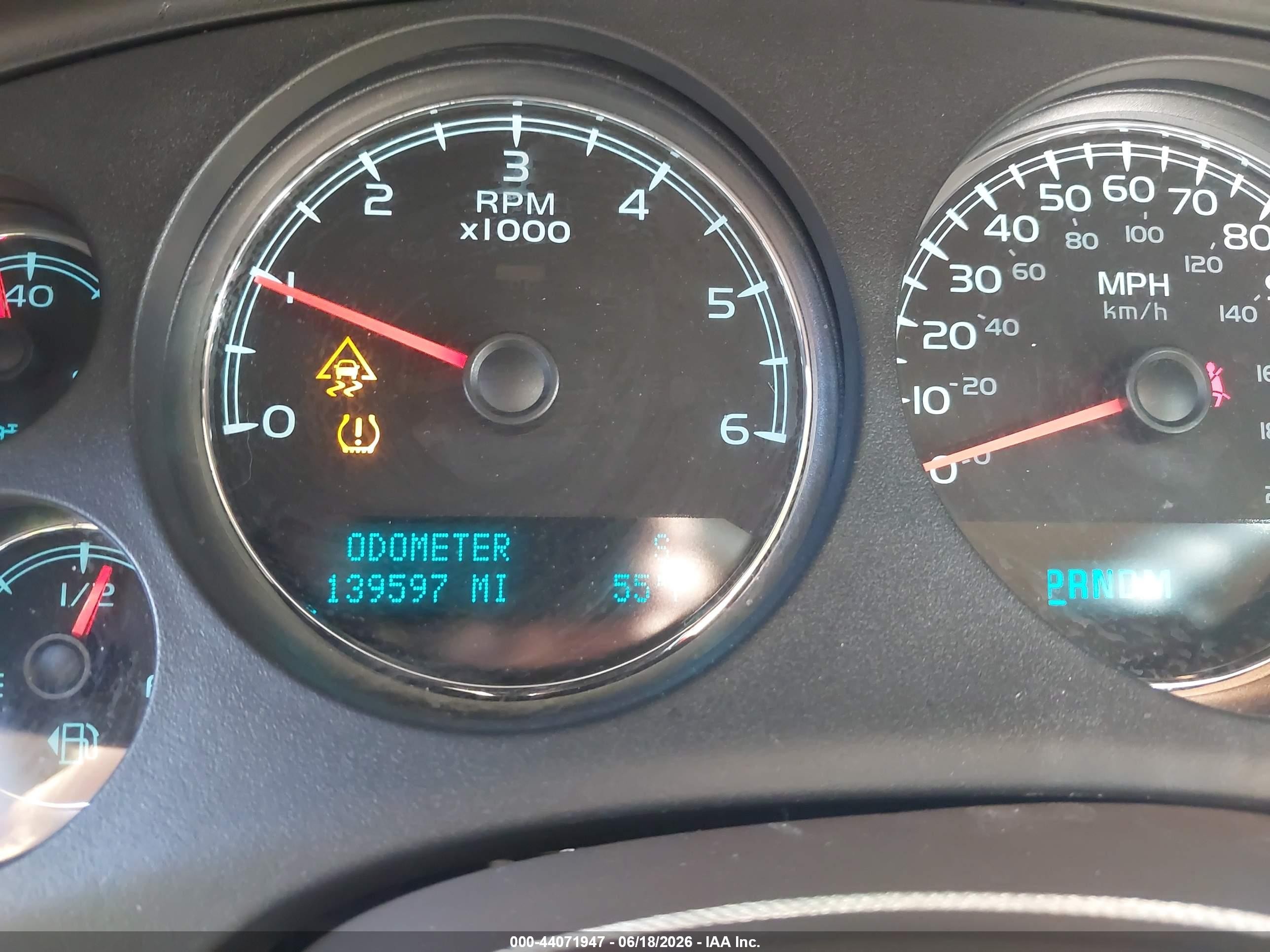 2010 Chevrolet Tahoe Ltz Белый vin: 1GNUKCE04AR201006