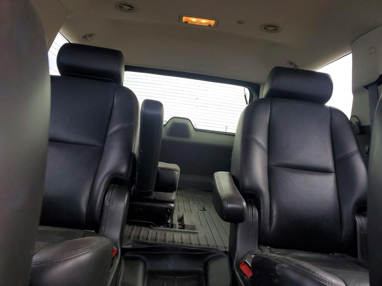 2010 Chevrolet Tahoe K1500 Ltz Gray vin: 1GNUKCE05AR164502