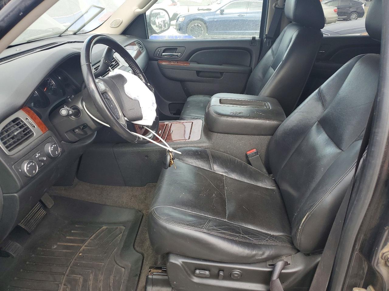 2010 Chevrolet Tahoe K1500 Ltz Gray vin: 1GNUKCE05AR164502