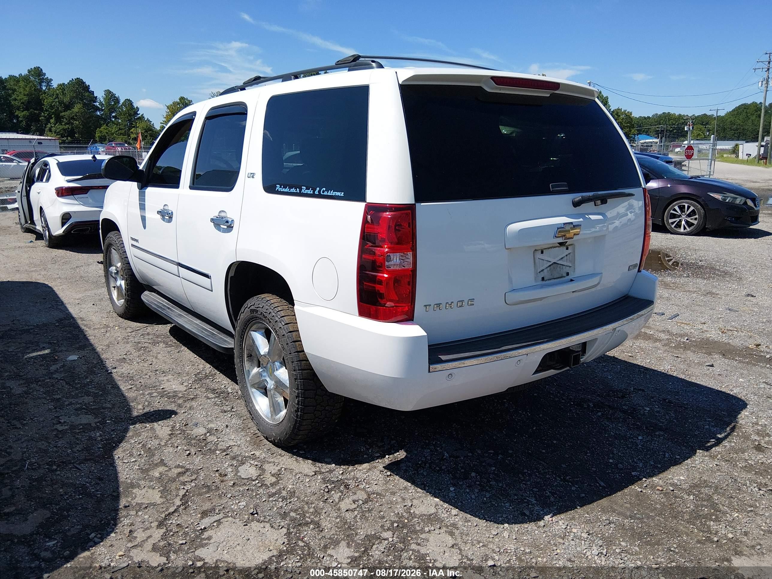 2010 Chevrolet Tahoe Ltz White vin: 1GNUKCE06AR226215