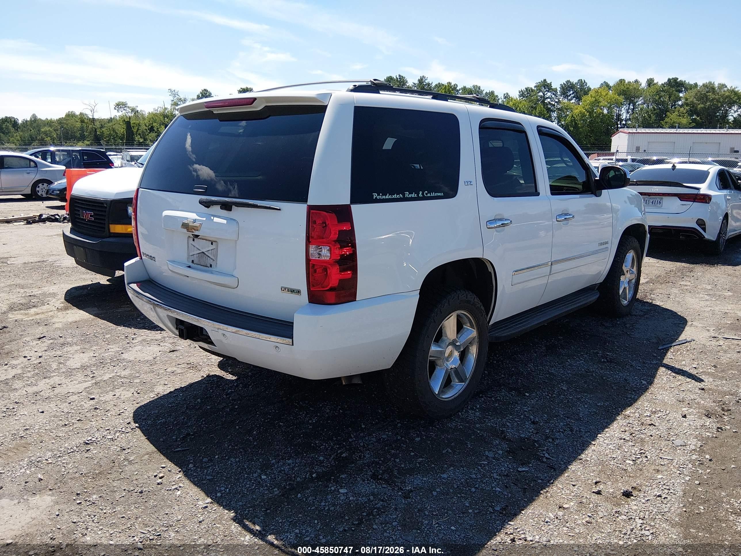 2010 Chevrolet Tahoe Ltz White vin: 1GNUKCE06AR226215