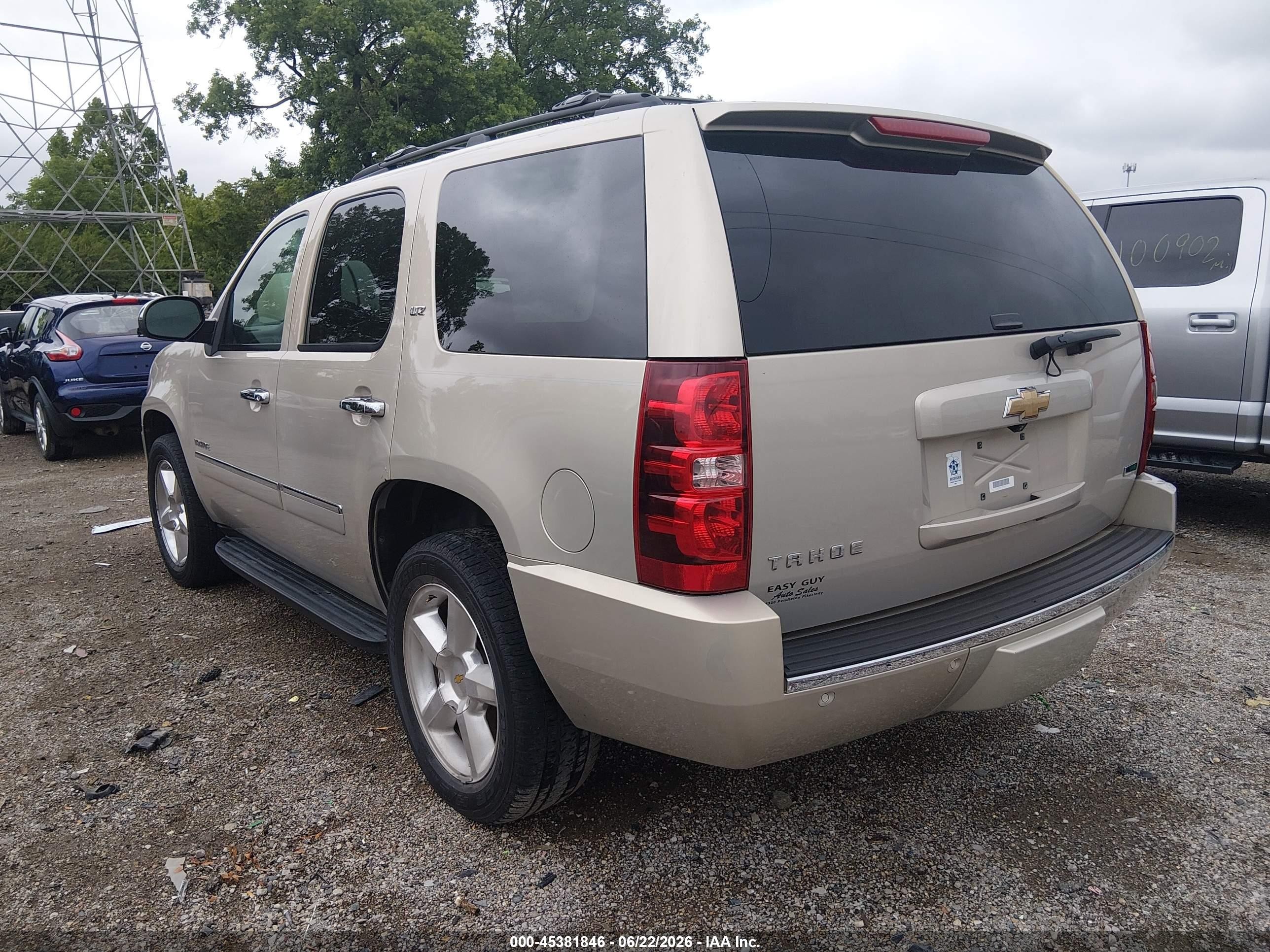 2010 Chevrolet Tahoe Ltz Gold vin: 1GNUKCE07AR104821