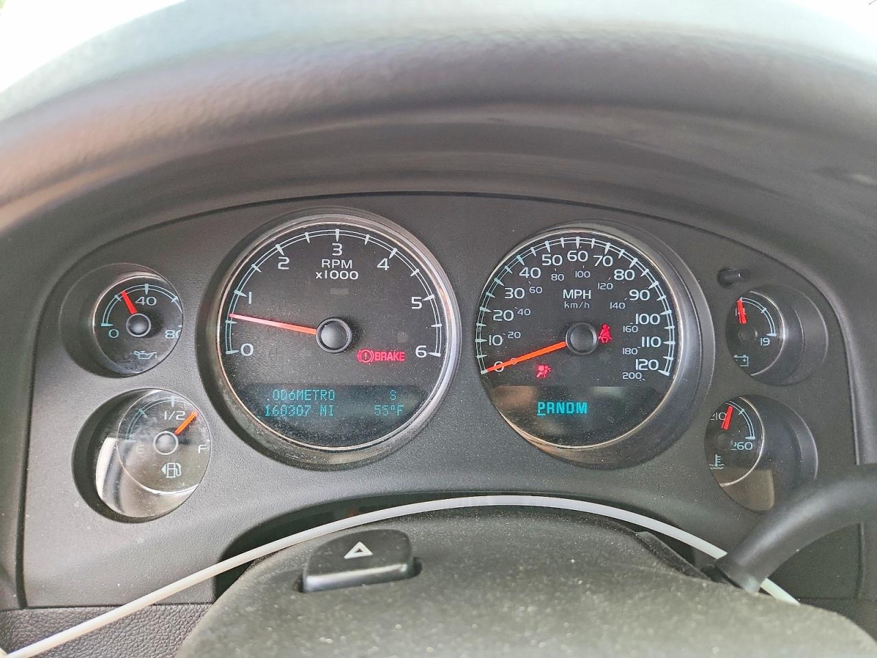 2010 Chevrolet Tahoe K1500 Ltz Белый vin: 1GNUKCE07AR135583