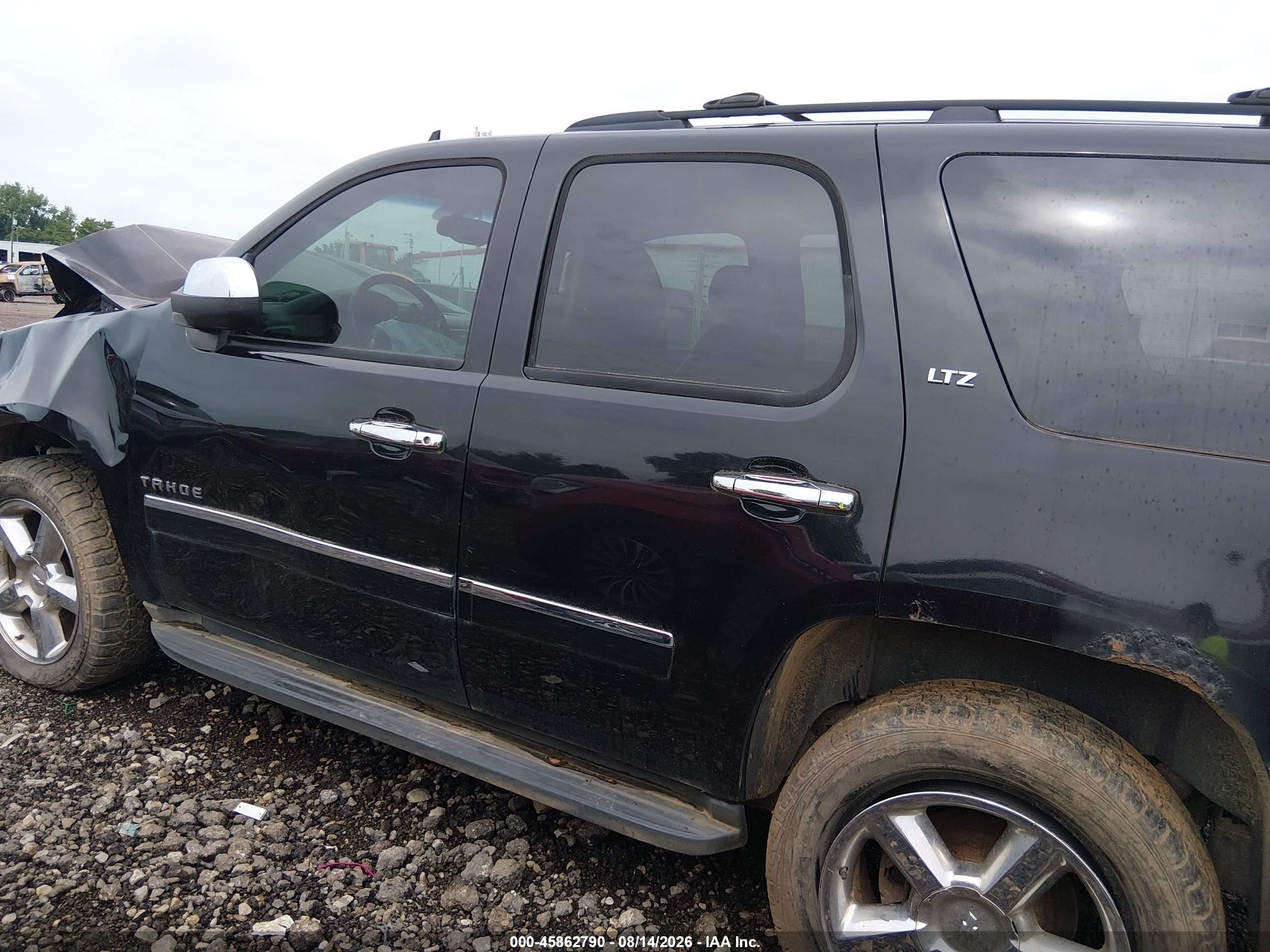 2010 Chevrolet Tahoe Ltz Черный vin: 1GNUKCE08AR268255