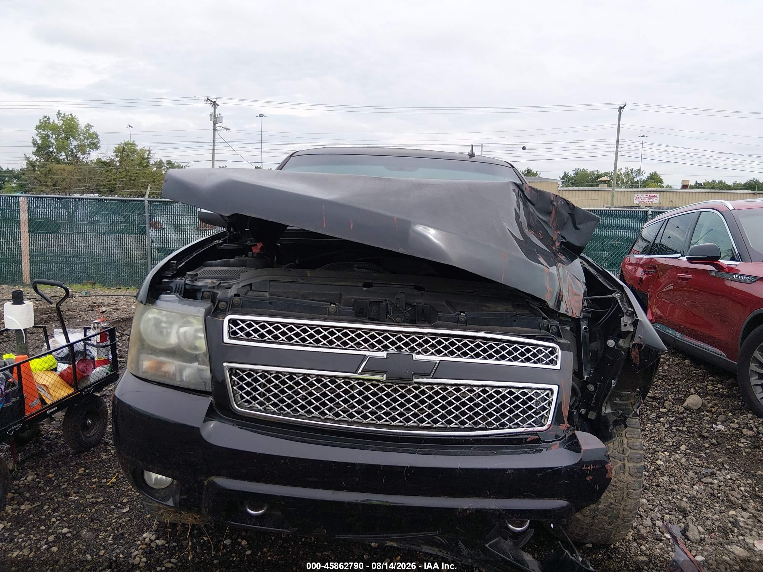 2010 Chevrolet Tahoe Ltz Черный vin: 1GNUKCE08AR268255