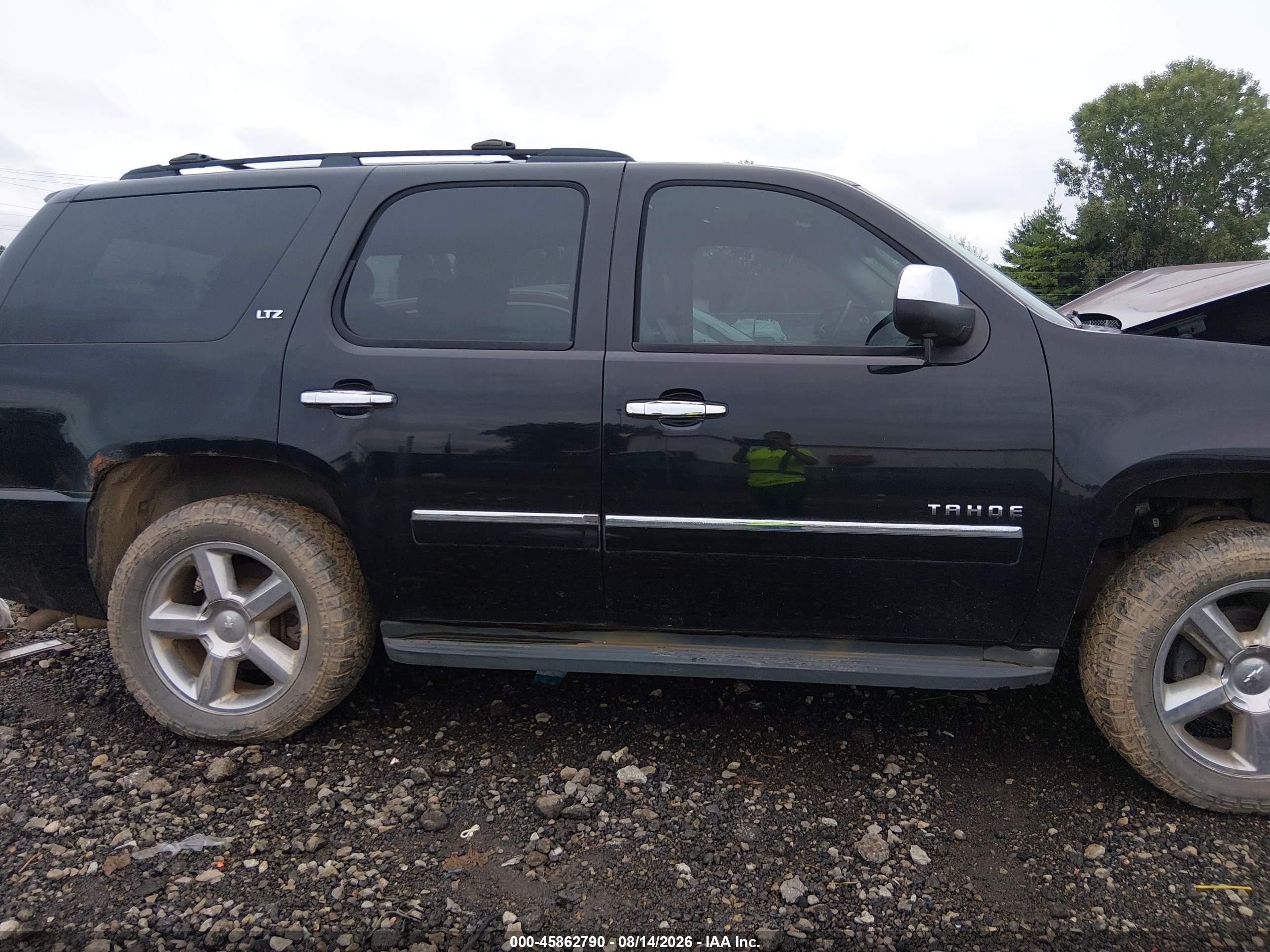 2010 Chevrolet Tahoe Ltz Черный vin: 1GNUKCE08AR268255