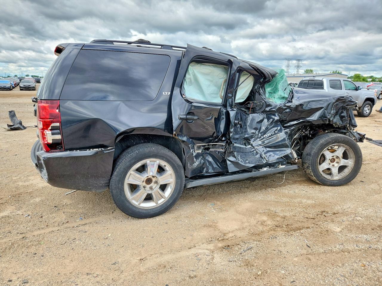 2010 Chevrolet Tahoe K1500 Ltz Black vin: 1GNUKCE09AR238391