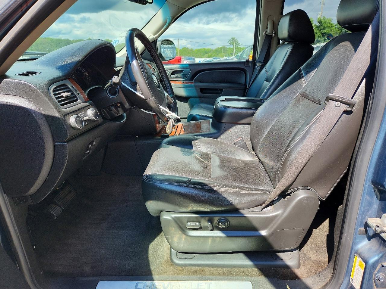 2010 Chevrolet Tahoe K1500 Ltz Синий vin: 1GNUKCE0XAR100925