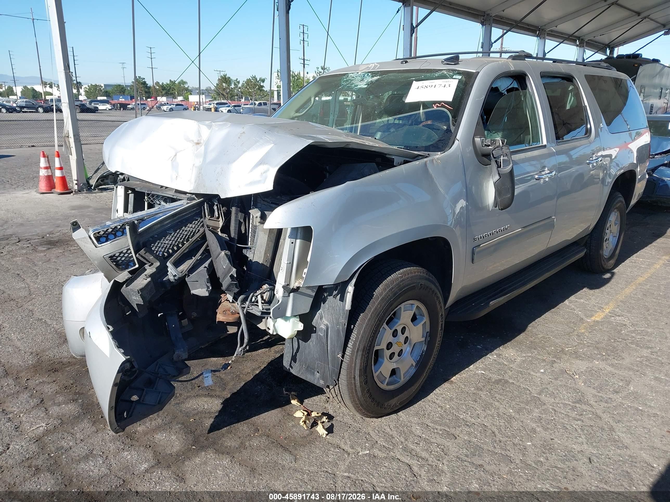2010 Chevrolet Suburban 1500 Lt1 Серебряный vin: 1GNUKJE37AR259495