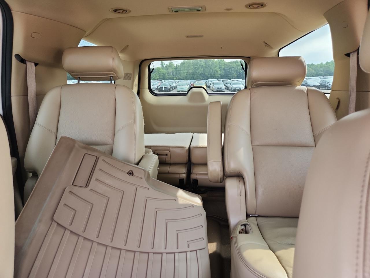 2010 Chevrolet Suburban K1500 Ltz White vin: 1GNUKKE37AR281180