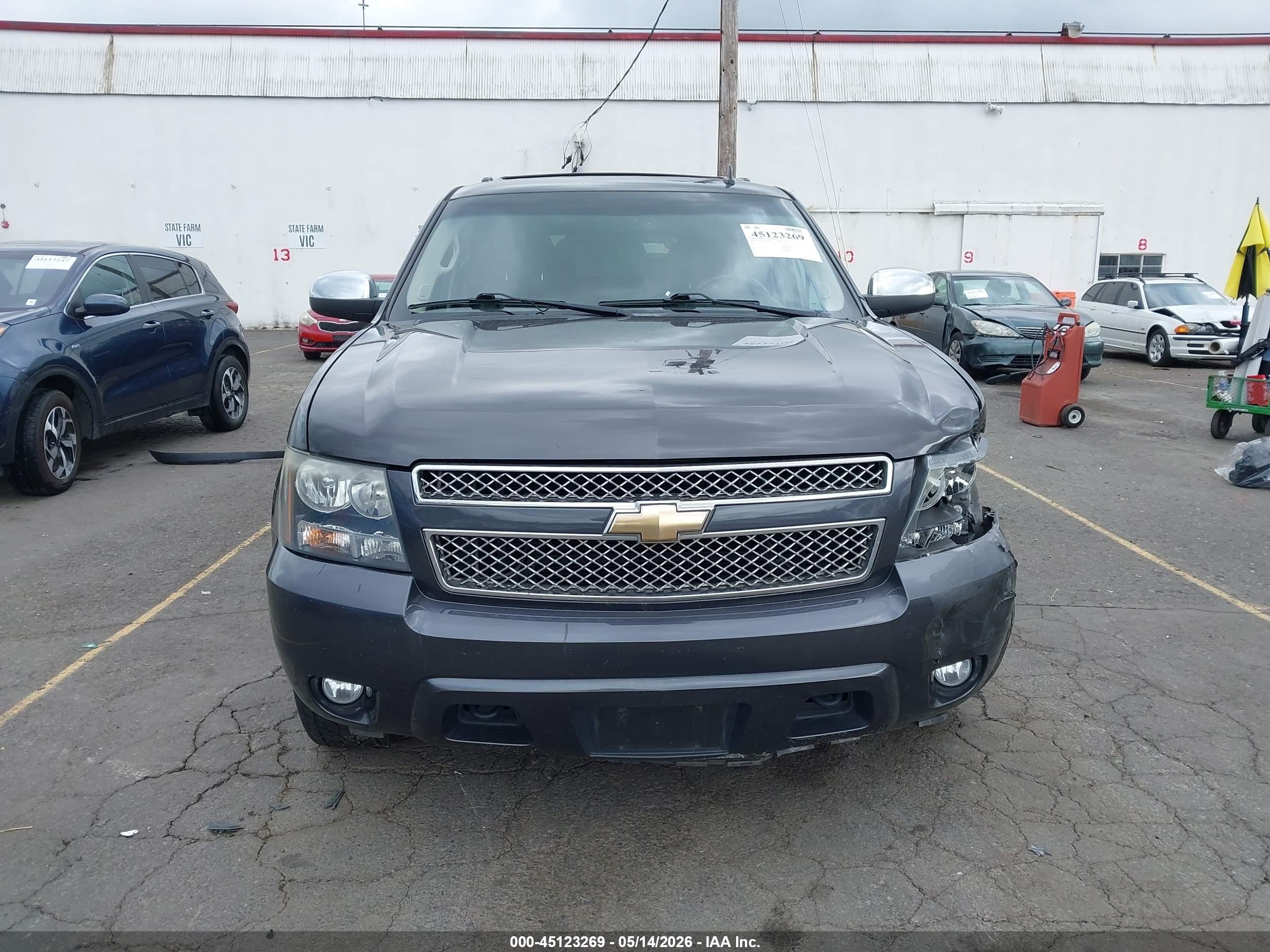 2010 Chevrolet Suburban 1500 Ltz Gray vin: 1GNUKKE38AR160691
