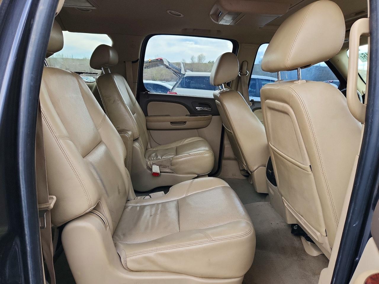 2010 Chevrolet Suburban K1500 Ltz Gray vin: 1GNUKKE39AR147237