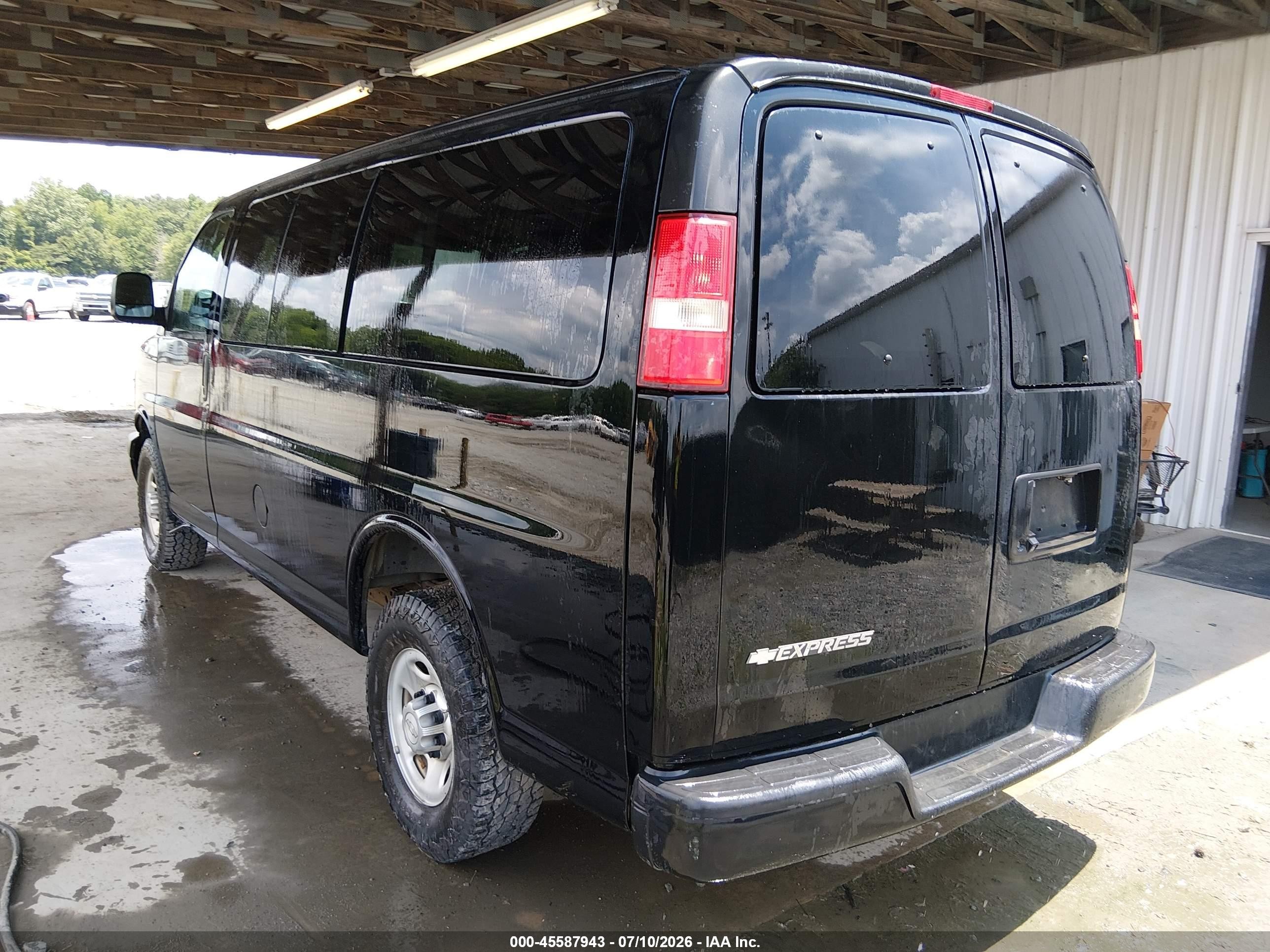 2015 Chevrolet Express 2500 Ls Черный vin: 1GNWGPFG3F1268733