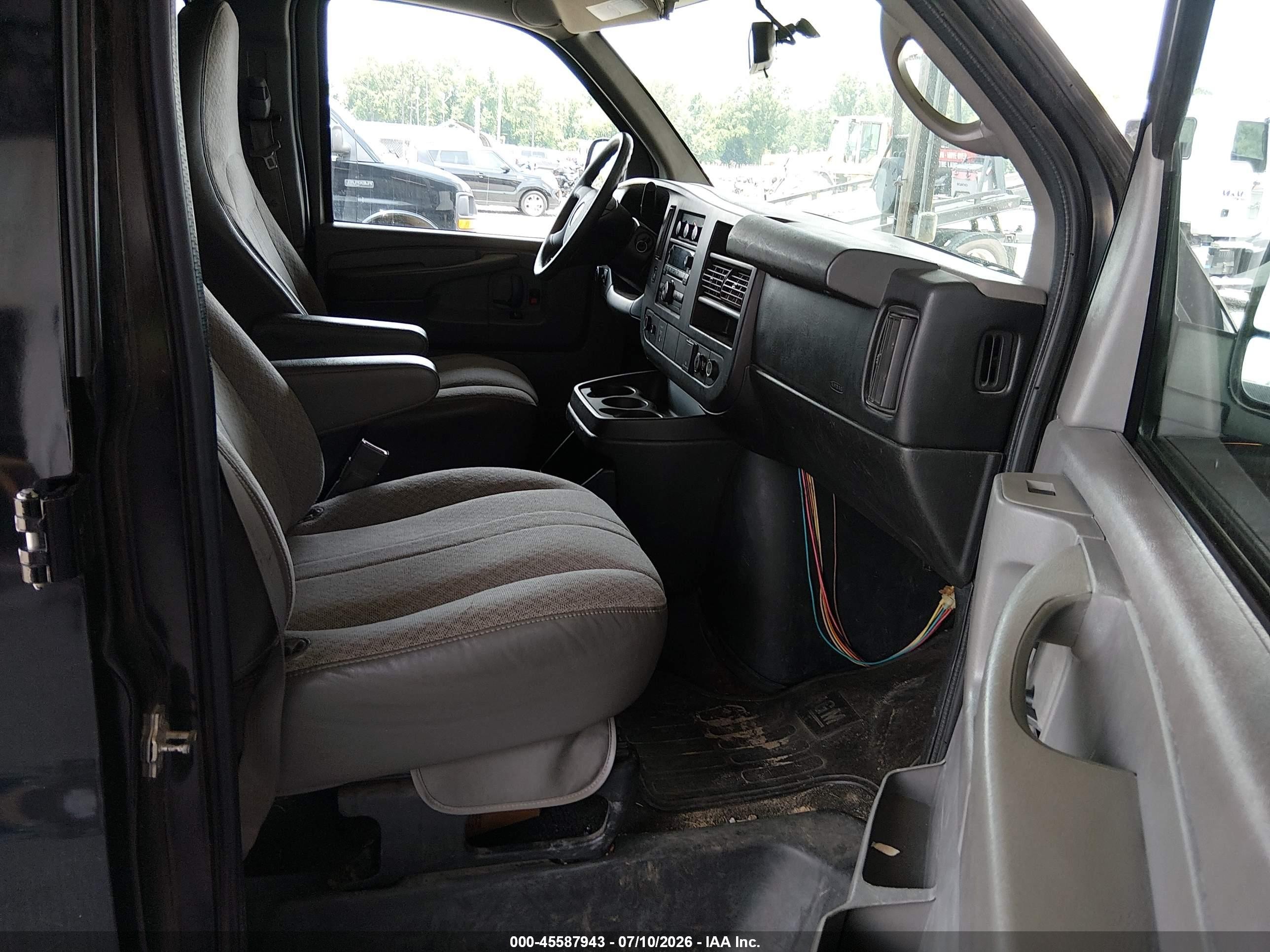 2015 Chevrolet Express 2500 Ls Черный vin: 1GNWGPFG3F1268733