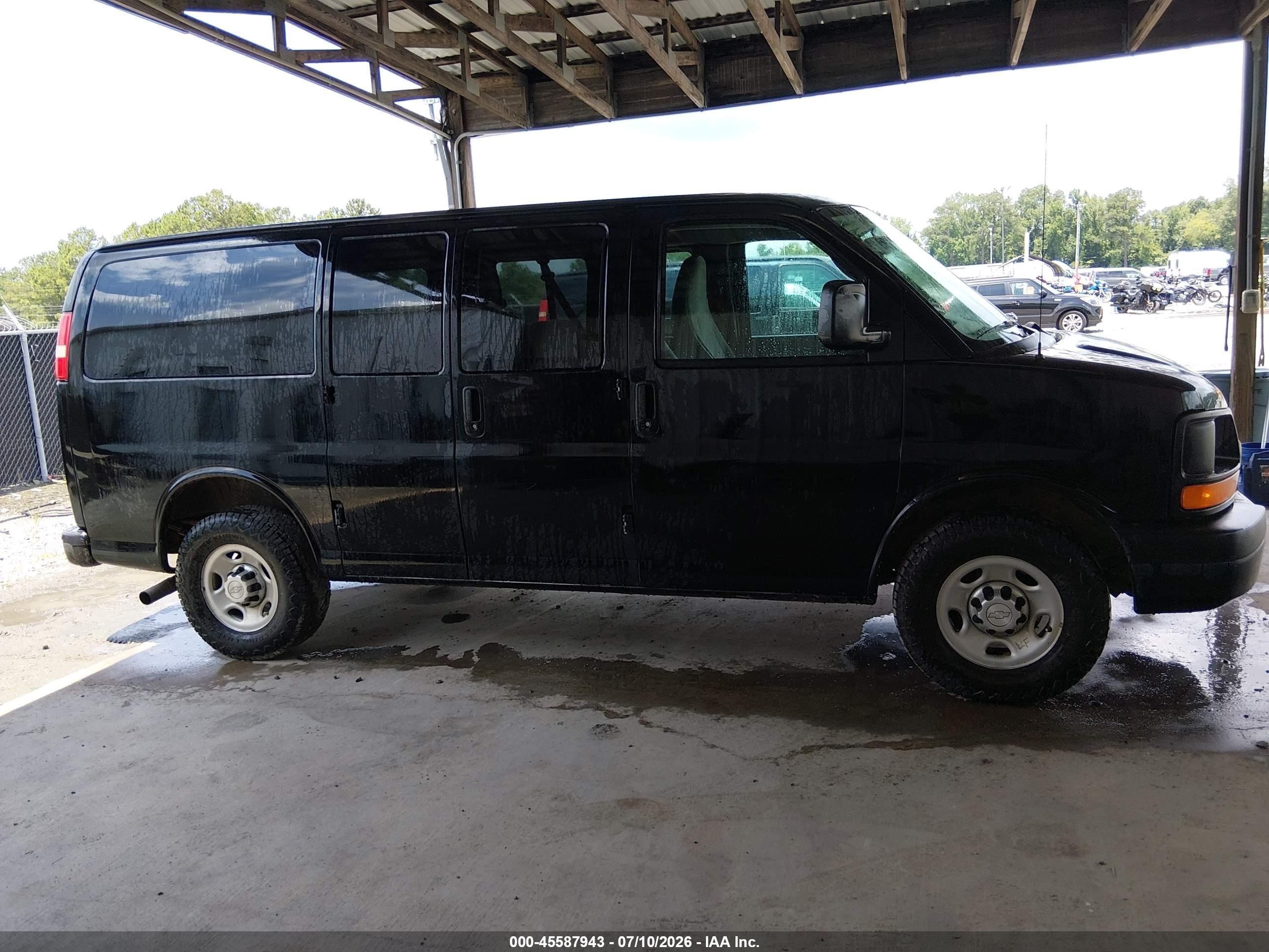 2015 Chevrolet Express 2500 Ls Черный vin: 1GNWGPFG3F1268733