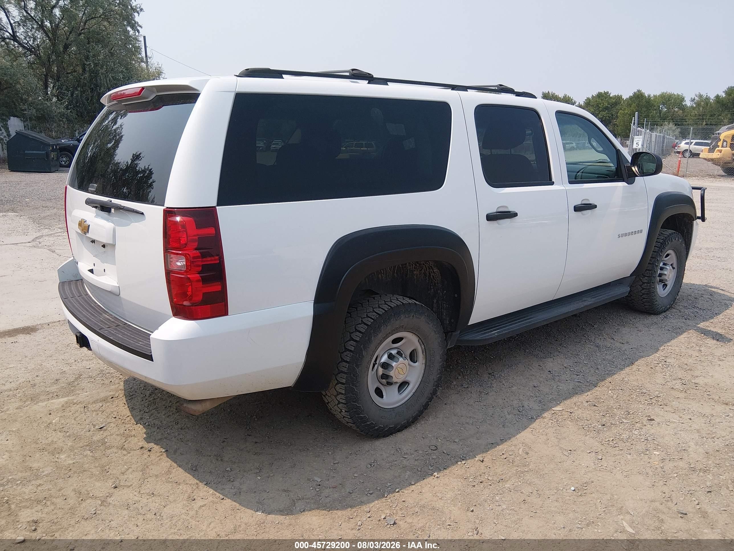 2013 Chevrolet Suburban Commercial Белый vin: 1GNWK5EG2DR325152