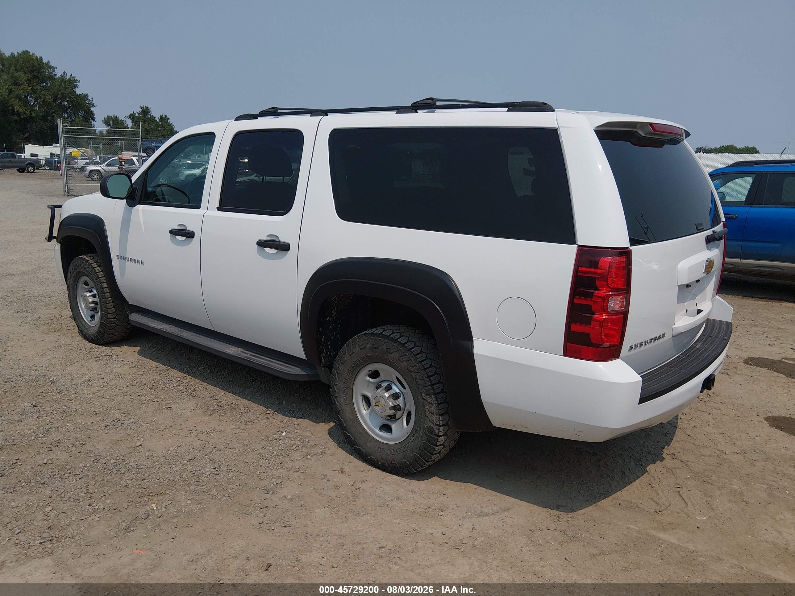 2013 Chevrolet Suburban Commercial Белый vin: 1GNWK5EG2DR325152