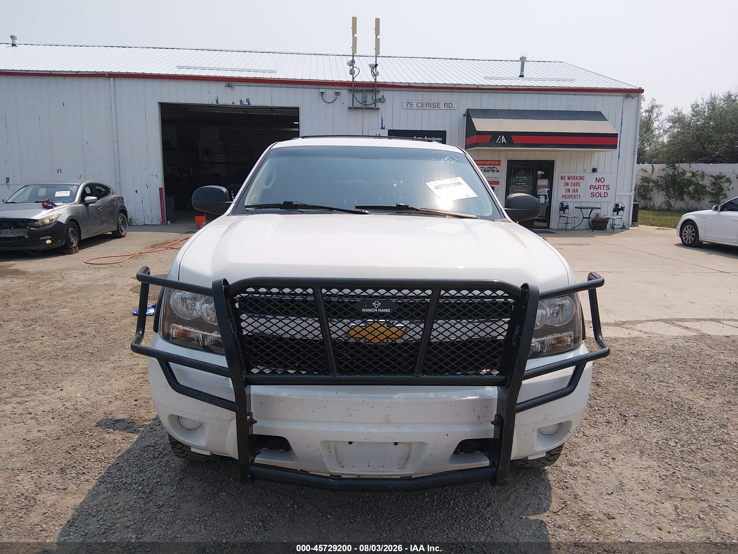 2013 Chevrolet Suburban Commercial Белый vin: 1GNWK5EG2DR325152