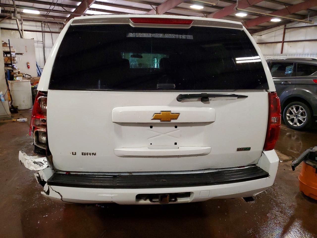 2011 Chevrolet Suburban K2500 Ls White vin: 1GNWKLEG3BR376354