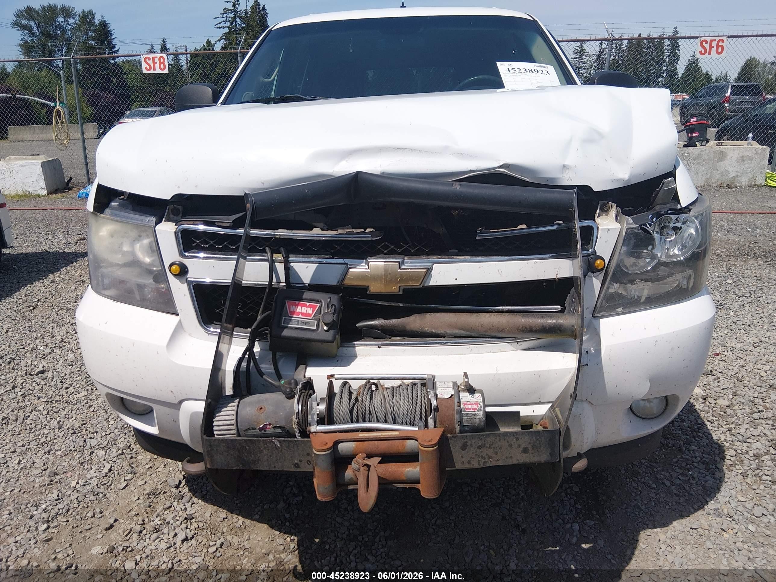 2010 Chevrolet Suburban 2500 Commercial Fleet White vin: 1GNZKLEG1AR255950