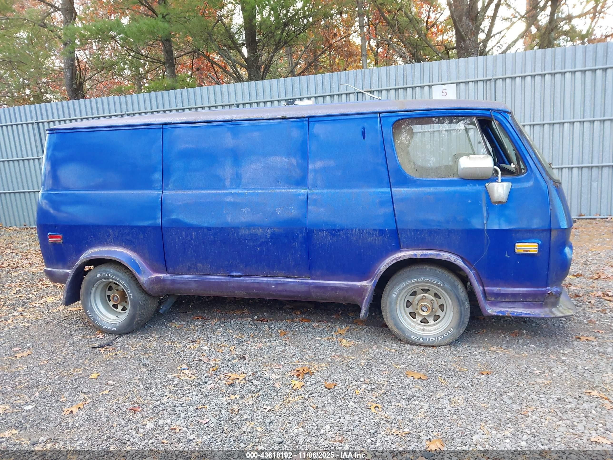 1969 Chevrolet Step Van   Синий vin: 1GS259P734888    