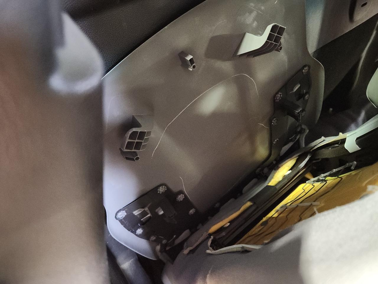 2015 Gmc Sierra K2500 Heavy Duty White vin: 1GT02XEGXFZ142322 Damage: Headlining, Broken, Replacement Required