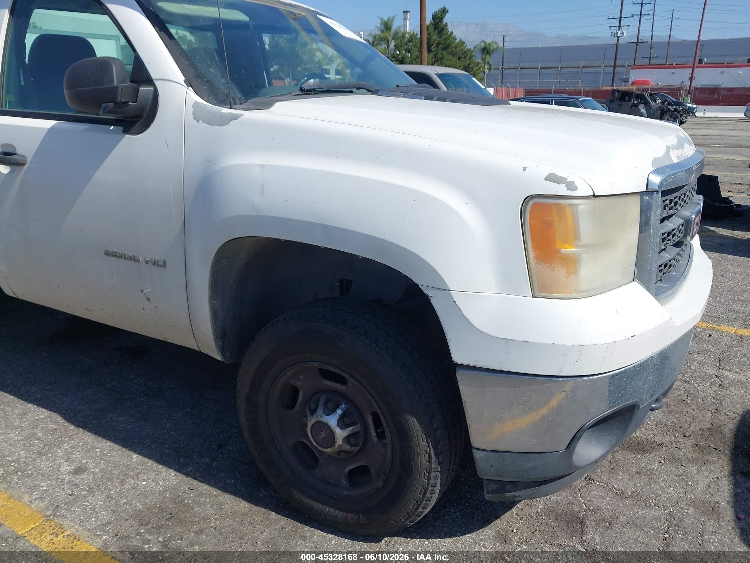 2012 Gmc Sierra 2500hd Work Truck White vin: 1GT02ZCG2CZ168634