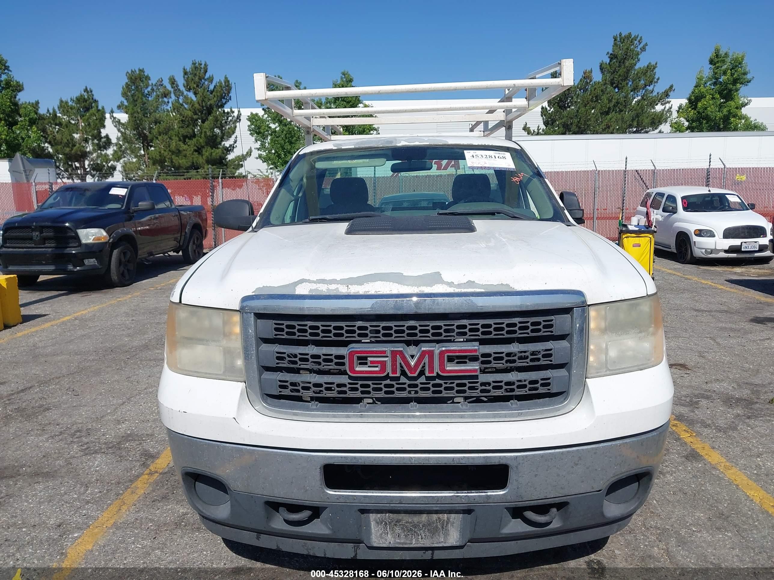 2012 Gmc Sierra 2500hd Work Truck White vin: 1GT02ZCG2CZ168634