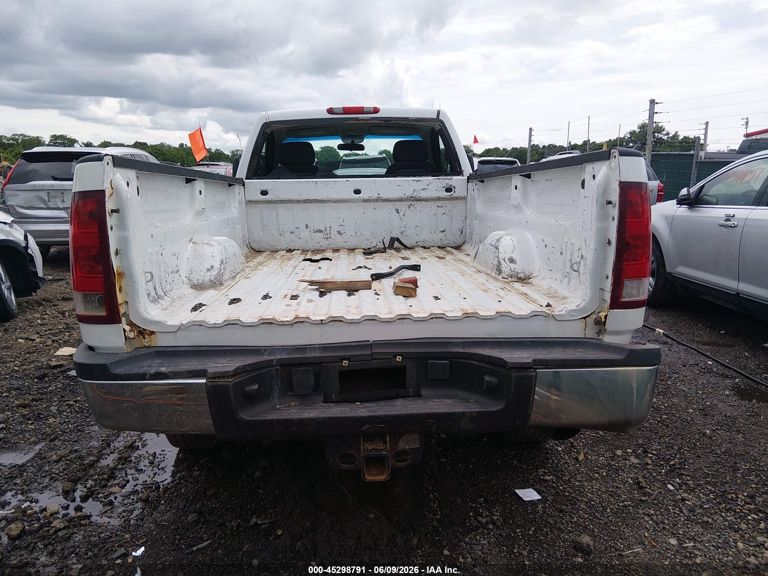 2011 Gmc Sierra 2500hd Work Truck White vin: 1GT02ZCG4BF118639