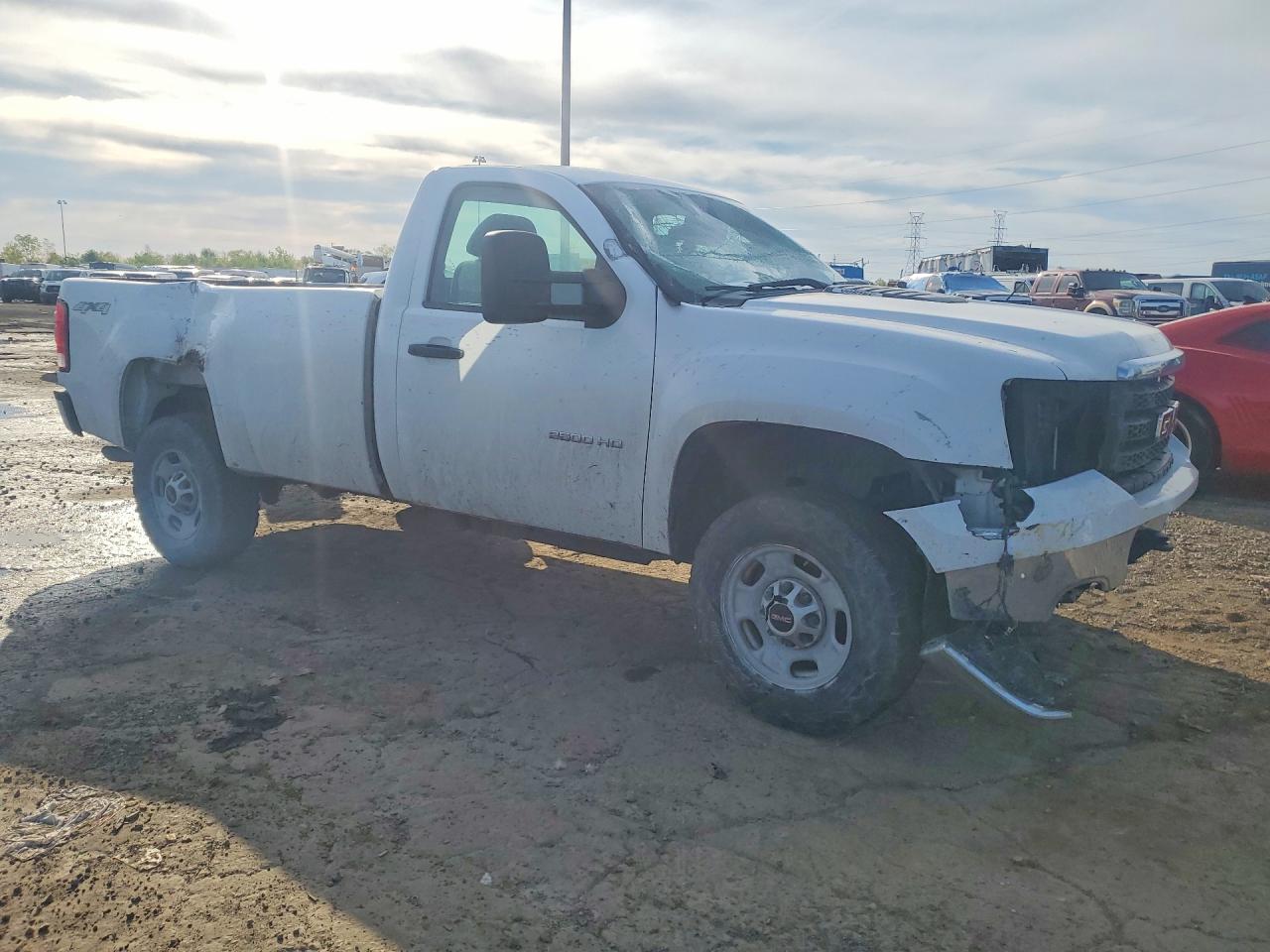 2013 Gmc Sierra K2500 Heavy Duty White vin: 1GT02ZCG8DF122745