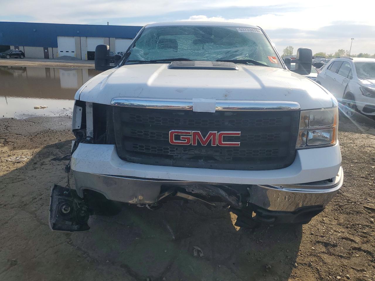 2013 Gmc Sierra K2500 Heavy Duty White vin: 1GT02ZCG8DF122745