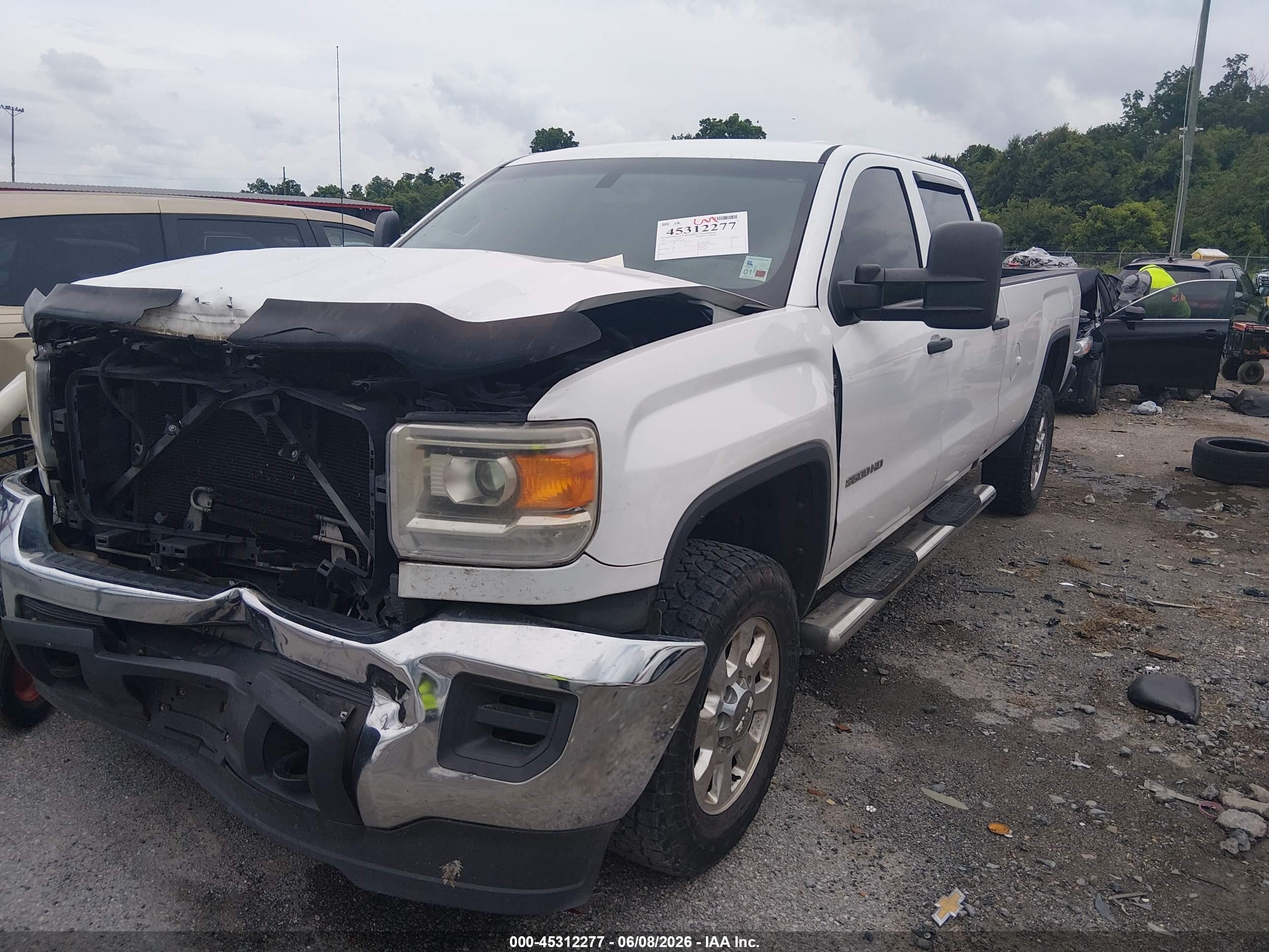 2016 Gmc Sierra 2500hd   White vin: 1GT11REG6GF138385