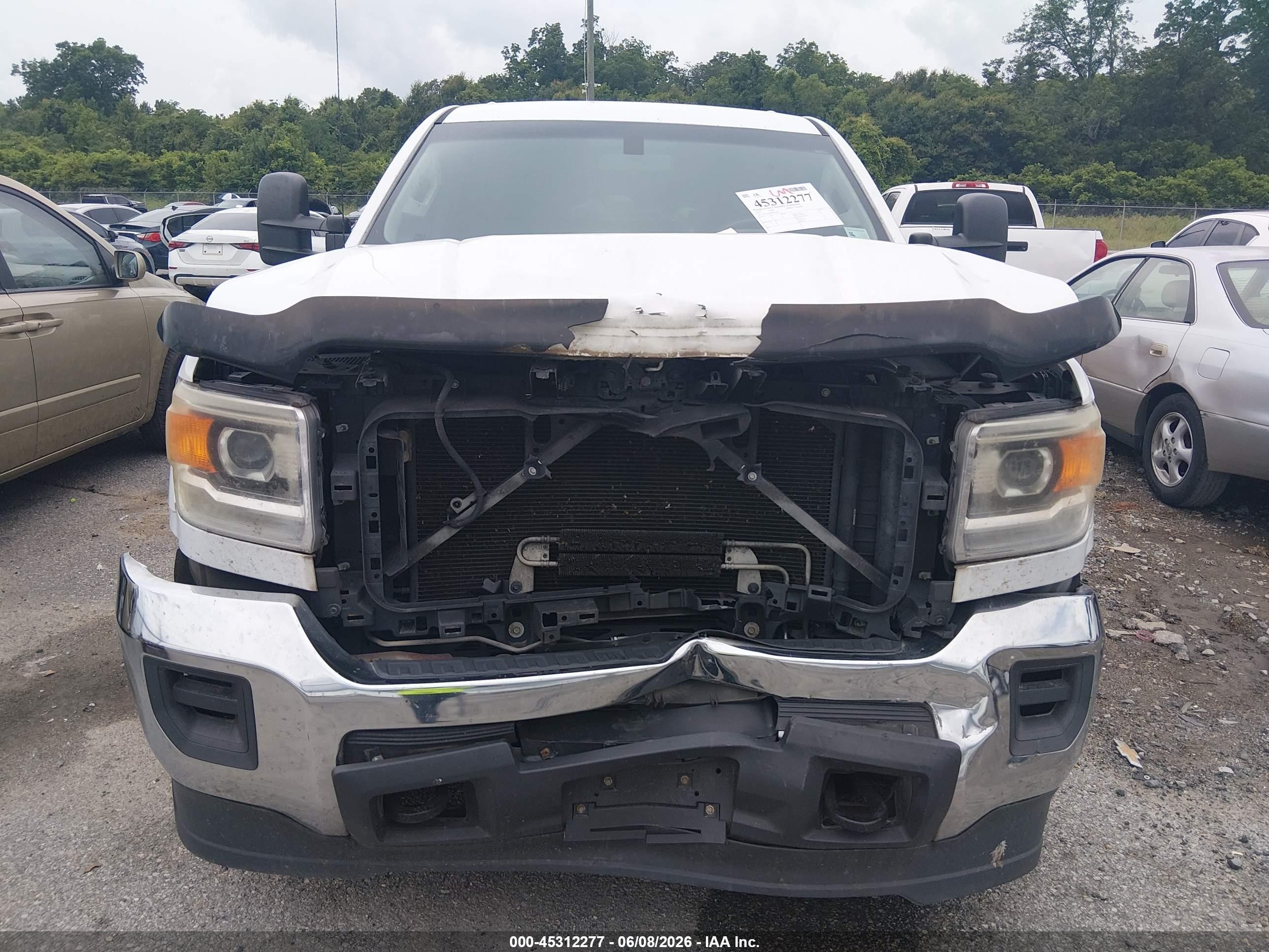2016 Gmc Sierra 2500hd   White vin: 1GT11REG6GF138385