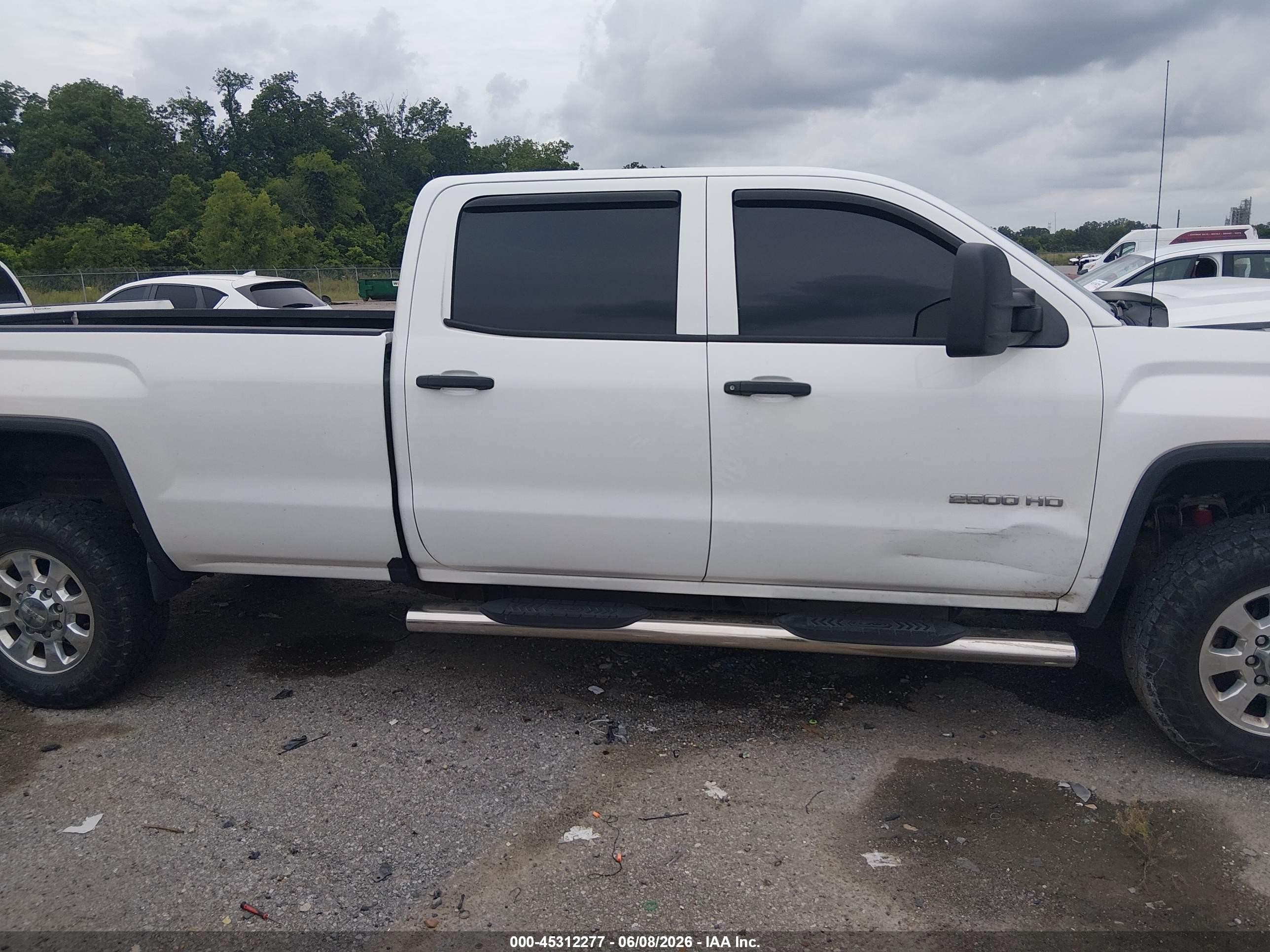 2016 Gmc Sierra 2500hd   White vin: 1GT11REG6GF138385