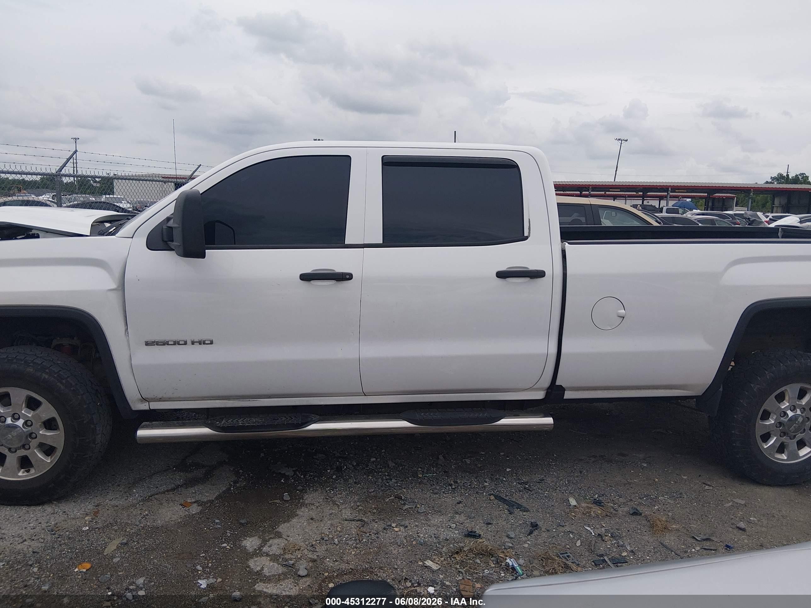 2016 Gmc Sierra 2500hd   White vin: 1GT11REG6GF138385